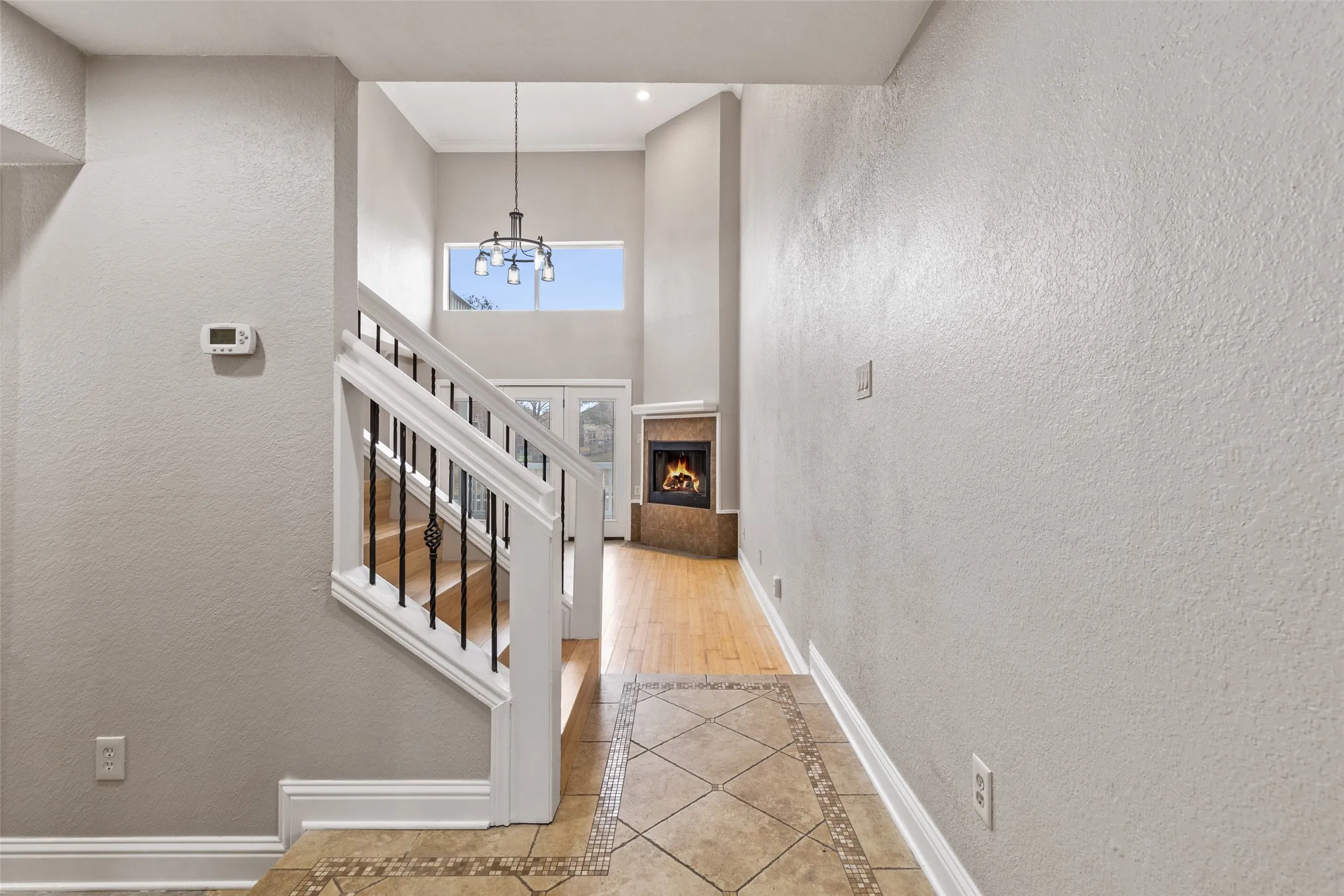 Townhouse For Rent in Dallas County , 906 Canal Street, Irving, Texas 75063, 3 Bedroom, 3 Bathroom, 2 Garage spaces, 1,453 Sqft, built in 1987, mls#21331507, Real Estate Agent in Irving, Homes For Rent in Dallas county, Homes For Rent in Irving, Realtor in Irving Texas, Real Estate Brokerage Independent Realty Texas, Luminita Cordes Realtor
