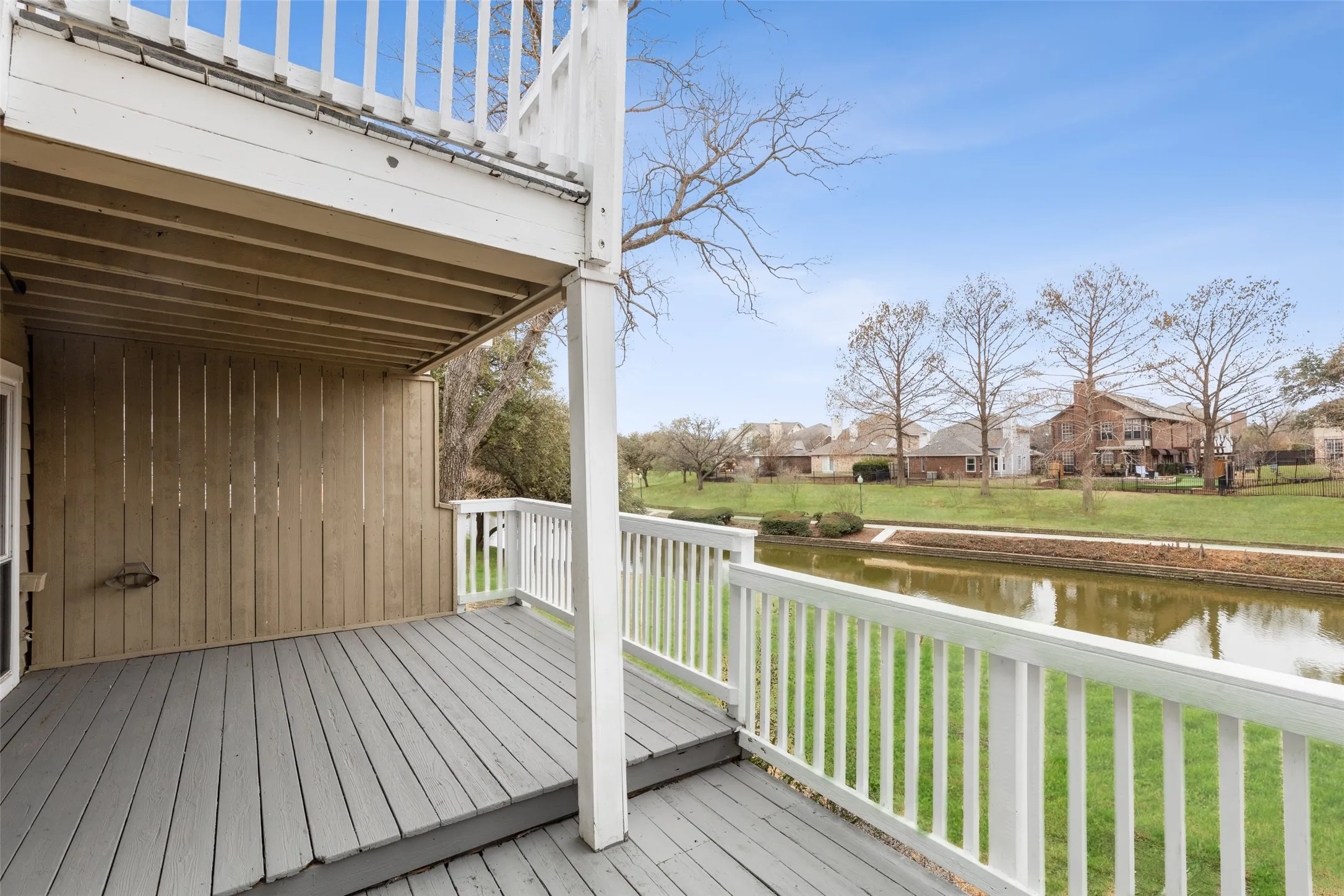 Townhouse For Rent in Dallas County , 906 Canal Street, Irving, Texas 75063, 3 Bedroom, 3 Bathroom, 2 Garage spaces, 1,453 Sqft, built in 1987, mls#21331507, Real Estate Agent in Irving, Homes For Rent in Dallas county, Homes For Rent in Irving, Realtor in Irving Texas, Real Estate Brokerage Independent Realty Texas, Luminita Cordes Realtor