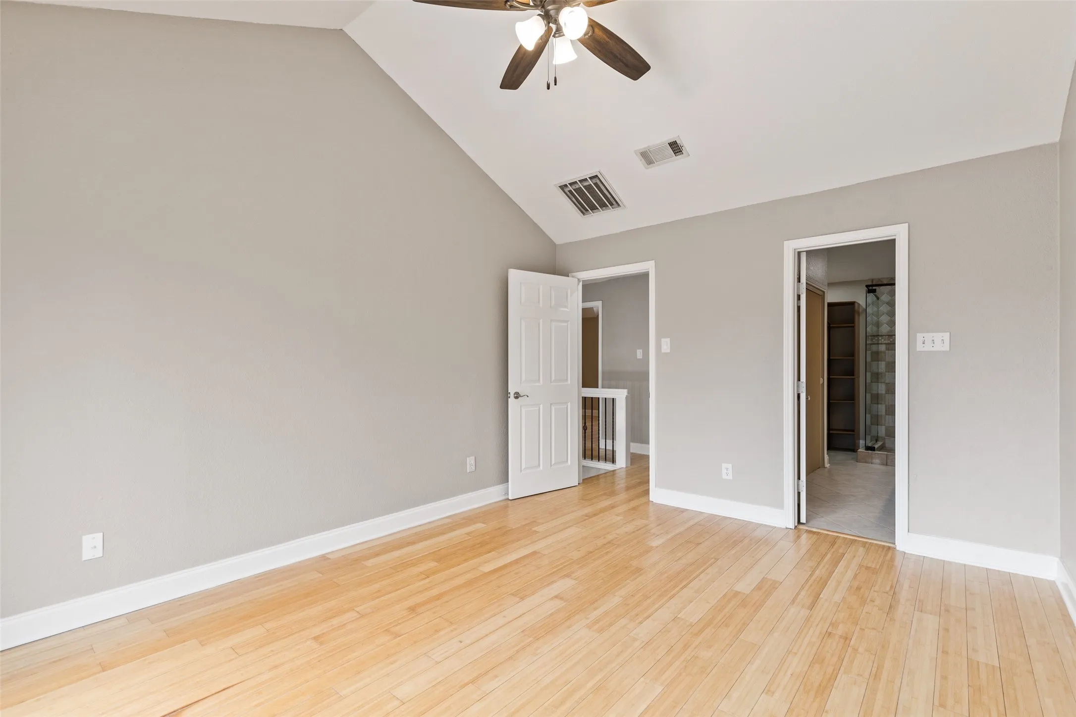 Townhouse For Rent in Dallas County , 906 Canal Street, Irving, Texas 75063, 3 Bedroom, 3 Bathroom, 2 Garage spaces, 1,453 Sqft, built in 1987, mls#21331507, Real Estate Agent in Irving, Homes For Rent in Dallas county, Homes For Rent in Irving, Realtor in Irving Texas, Real Estate Brokerage Independent Realty Texas, Luminita Cordes Realtor