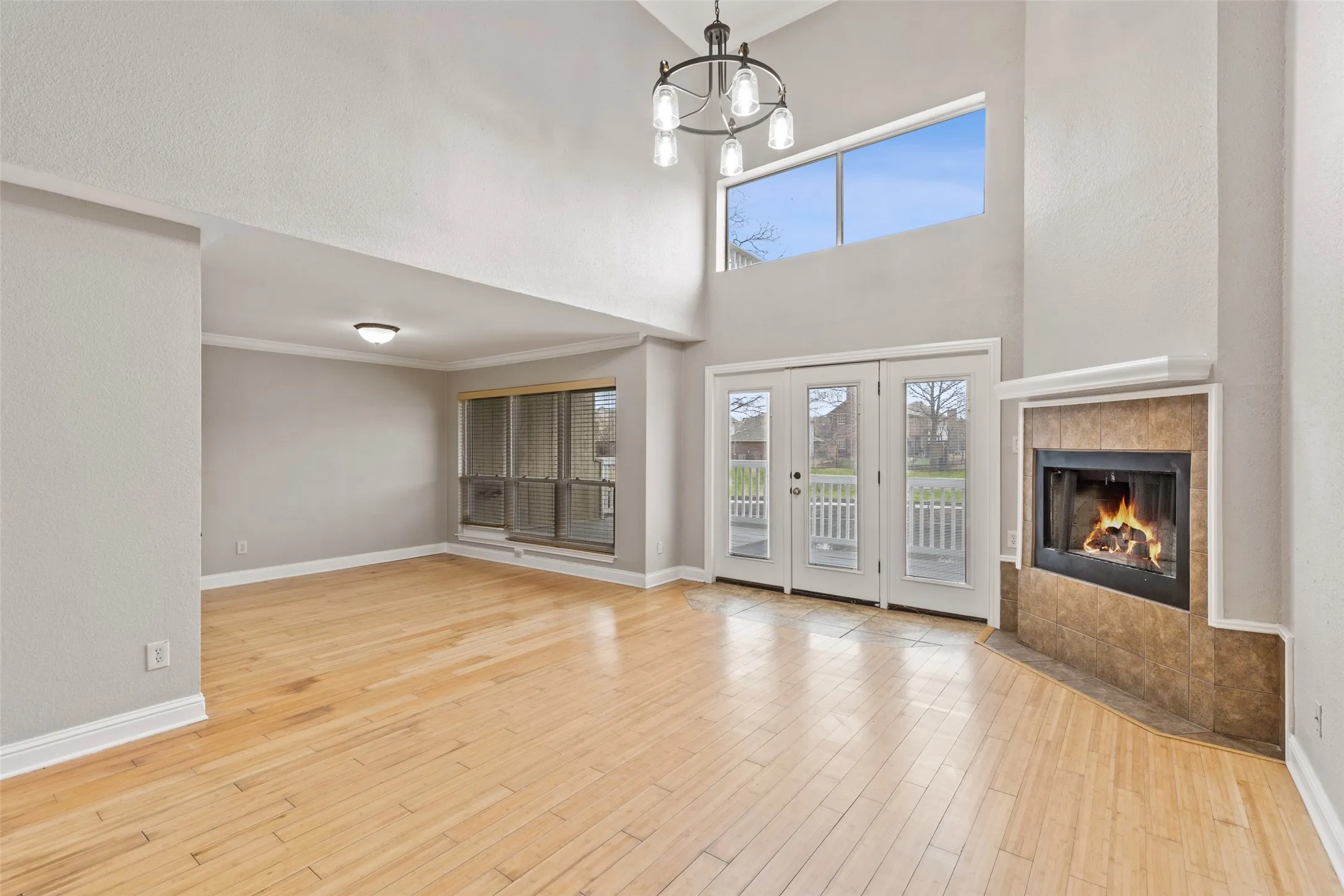 Townhouse For Rent in Dallas County , 906 Canal Street, Irving, Texas 75063, 3 Bedroom, 3 Bathroom, 2 Garage spaces, 1,453 Sqft, built in 1987, mls#21331507, Real Estate Agent in Irving, Homes For Rent in Dallas county, Homes For Rent in Irving, Realtor in Irving Texas, Real Estate Brokerage Independent Realty Texas, Luminita Cordes Realtor