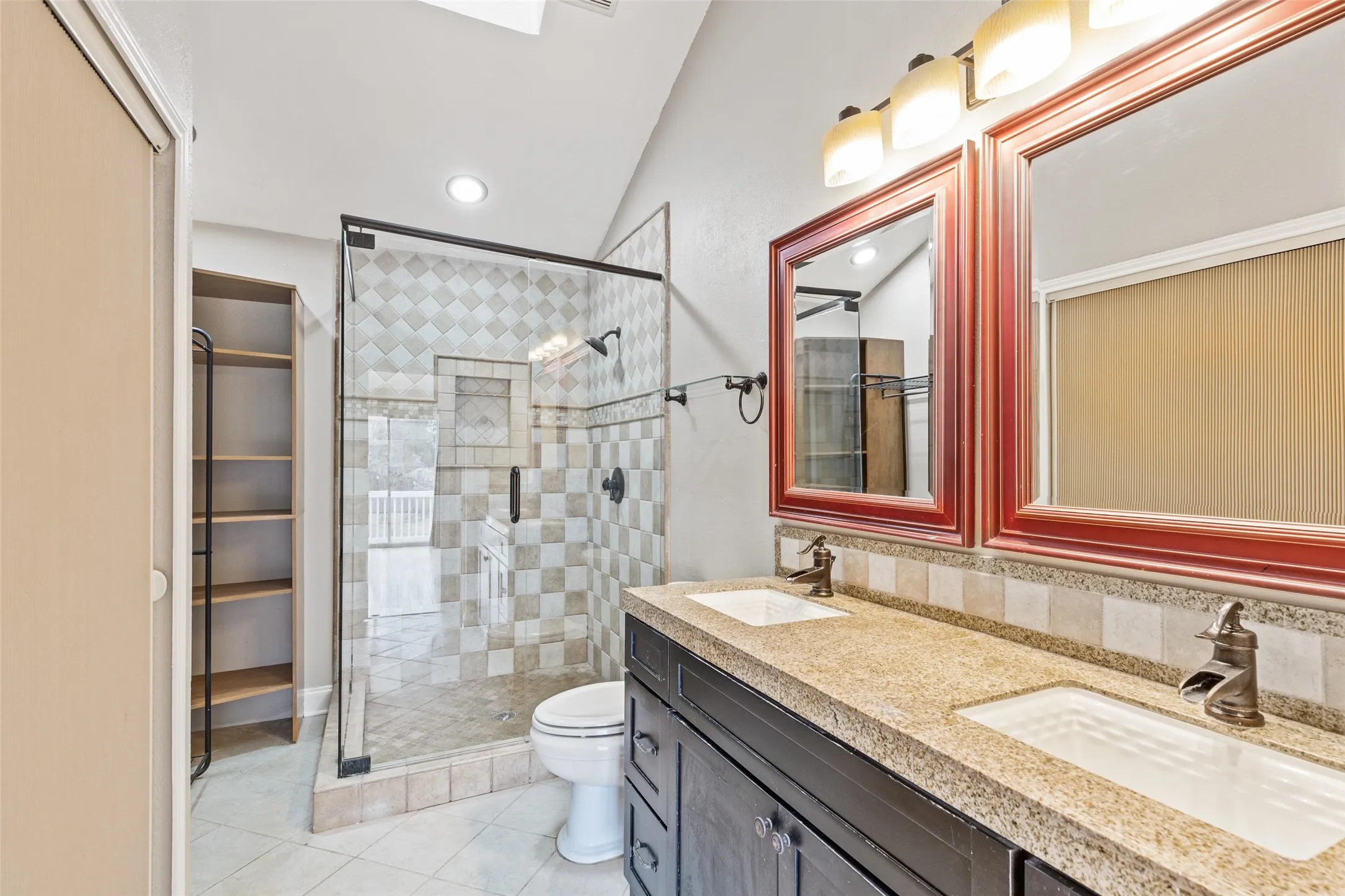 Townhouse For Rent in Dallas County , 906 Canal Street, Irving, Texas 75063, 3 Bedroom, 3 Bathroom, 2 Garage spaces, 1,453 Sqft, built in 1987, mls#21331507, Real Estate Agent in Irving, Homes For Rent in Dallas county, Homes For Rent in Irving, Realtor in Irving Texas, Real Estate Brokerage Independent Realty Texas, Luminita Cordes Realtor
