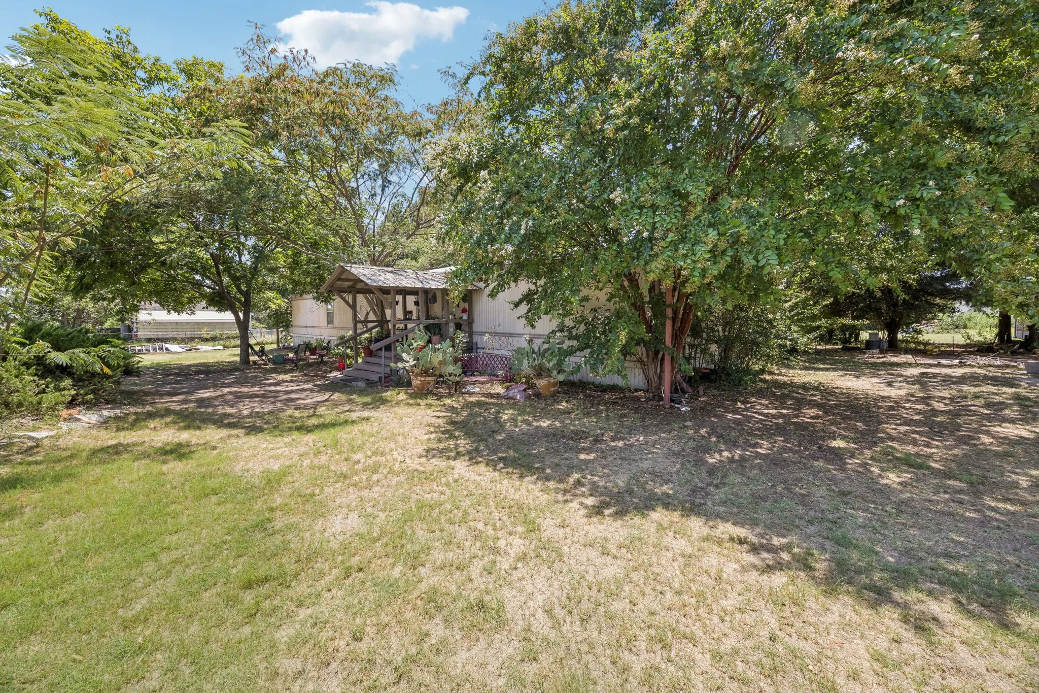 Mobile Home For Sale in Parker County , 192 Oak Meadows Drive, Springtown, Texas 76082, 4 Bedroom, 2 Bathroom, Garage spaces, 1,216 Sqft, built in 1996, mls#21357002, Real Estate Agent in Springtown, Homes For Sale in Parker county, Homes For Sale in Springtown, Realtor in Springtown Texas, Real Estate Brokerage Independent Realty Texas, Luminita Cordes Realtor