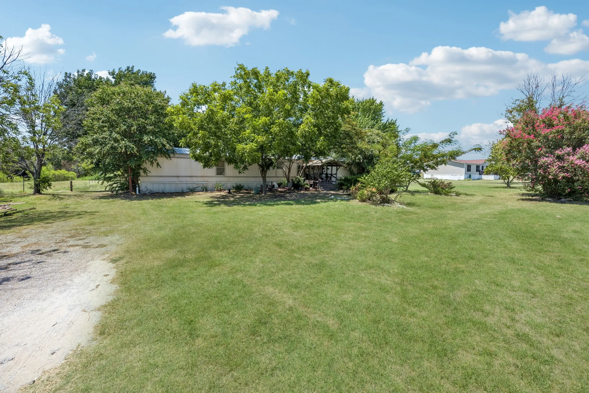 Mobile Home For Sale in Parker County , 192 Oak Meadows Drive, Springtown, Texas 76082, 4 Bedroom, 2 Bathroom, Garage spaces, 1,216 Sqft, built in 1996, mls#21357002, Real Estate Agent in Springtown, Homes For Sale in Parker county, Homes For Sale in Springtown, Realtor in Springtown Texas, Real Estate Brokerage Independent Realty Texas, Luminita Cordes Realtor