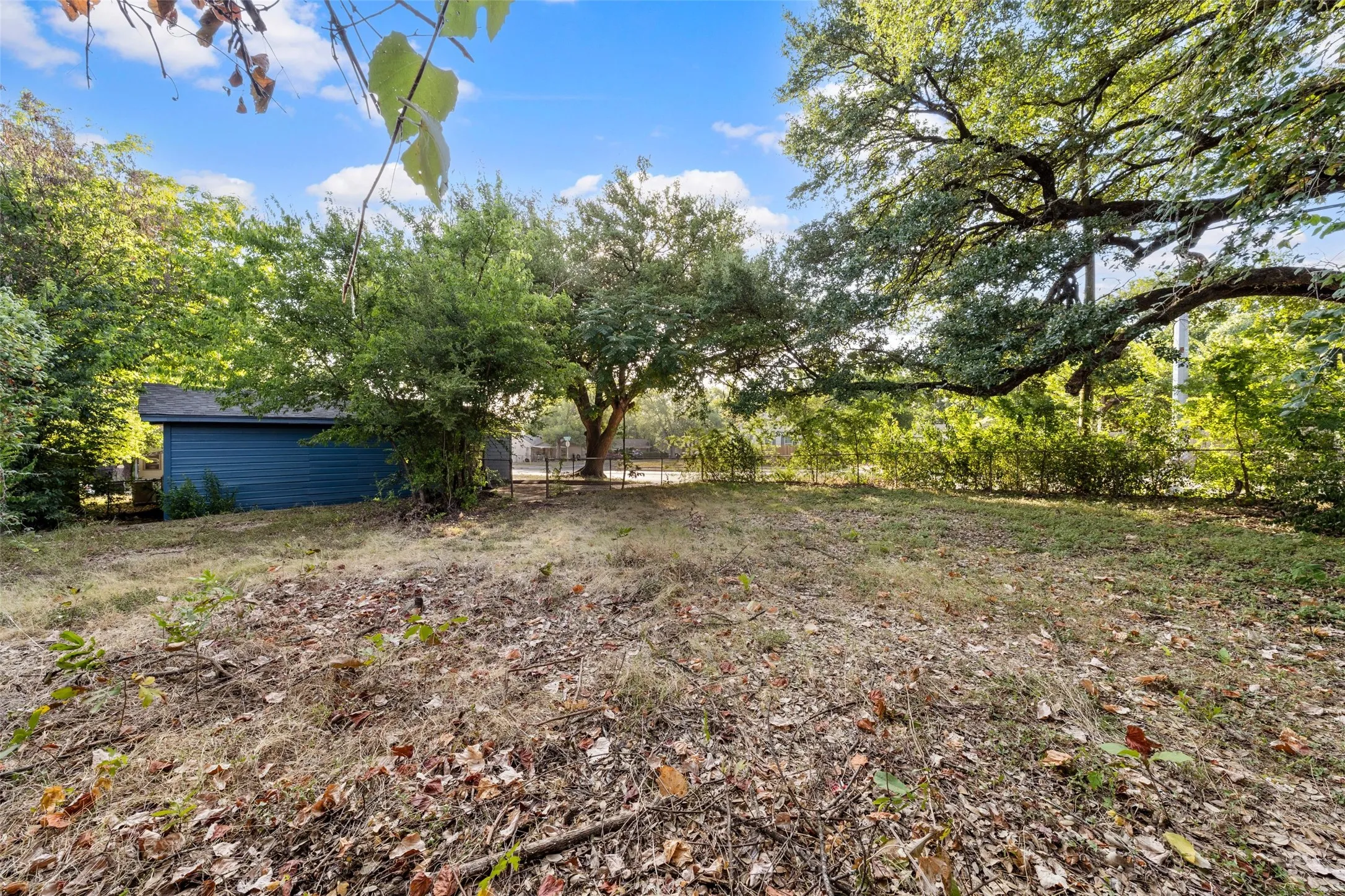 Single Family Residence For Sale in Mc Lennan County , 1725 Columbia Street, Waco, Texas 76711, 3 Bedroom, 1 Bathroom, 1 Garage spaces, 1,064 Sqft, built in 1955, mls#21357504, Real Estate Agent in Waco, Homes For Sale in Mc Lennan county, Homes For Sale in Waco, Realtor in Waco Texas, Real Estate Brokerage Independent Realty Texas, Luminita Cordes Realtor