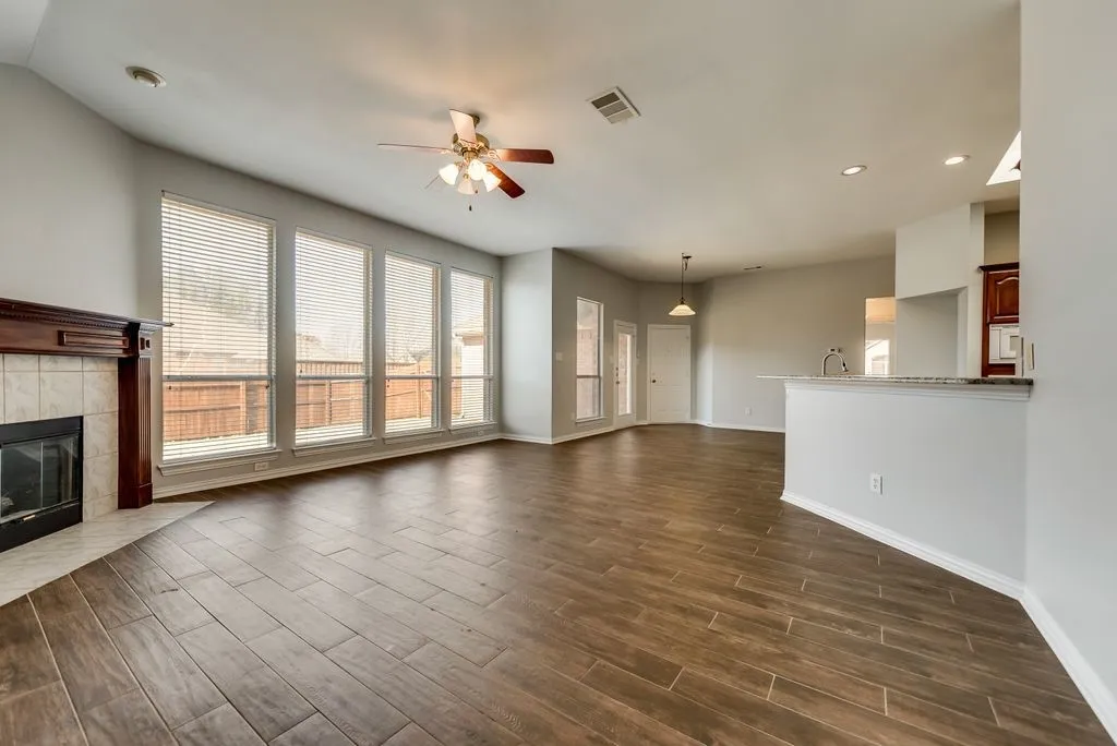 Single Family Residence For Rent in Collin County , 4911 Lakeland Drive, Frisco, Texas 75035, 4 Bedroom, 2 Bathroom, 2 Garage spaces, 2,405 Sqft, built in 1999, mls#21357617, Real Estate Agent in Frisco, Homes For Rent in Collin county, Homes For Rent in Frisco, Realtor in Frisco Texas, Real Estate Brokerage Independent Realty Texas, Luminita Cordes Realtor