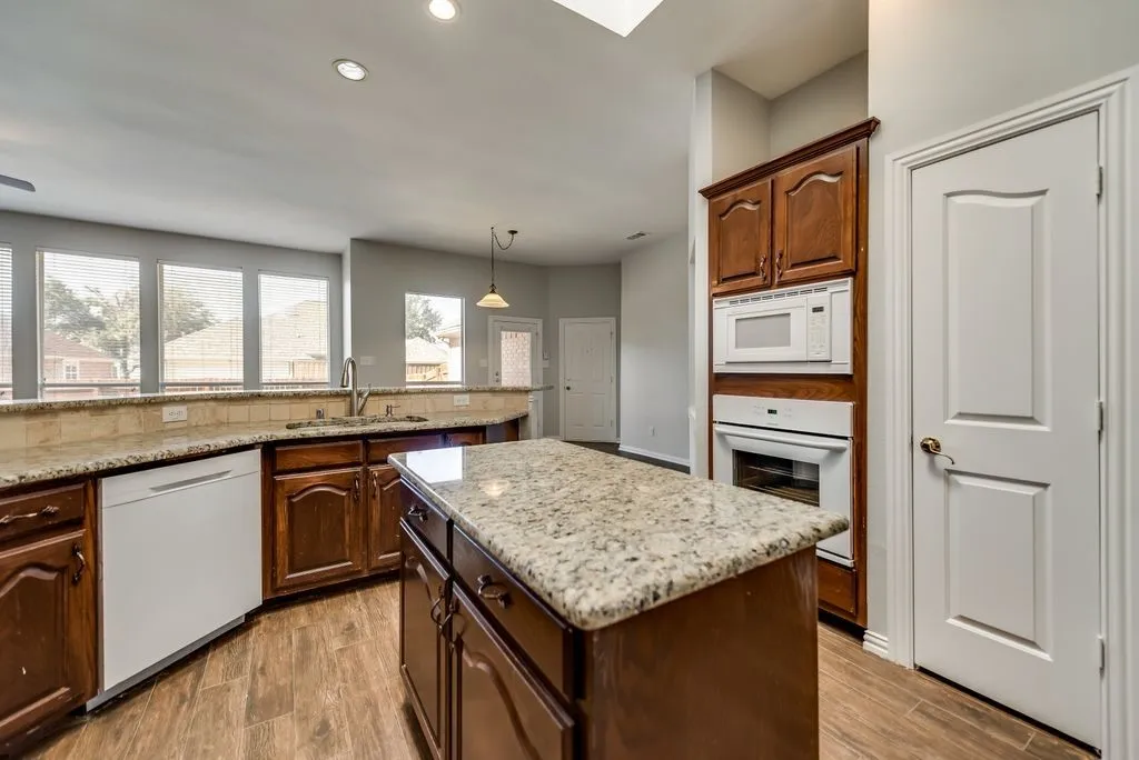 Single Family Residence For Rent in Collin County , 4911 Lakeland Drive, Frisco, Texas 75035, 4 Bedroom, 2 Bathroom, 2 Garage spaces, 2,405 Sqft, built in 1999, mls#21357617, Real Estate Agent in Frisco, Homes For Rent in Collin county, Homes For Rent in Frisco, Realtor in Frisco Texas, Real Estate Brokerage Independent Realty Texas, Luminita Cordes Realtor