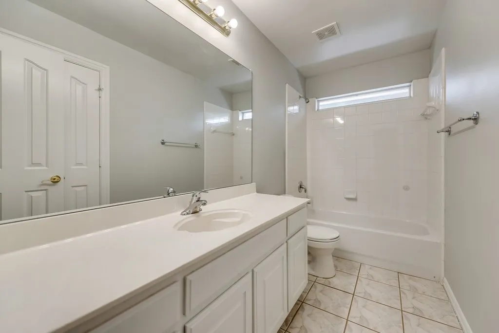 Single Family Residence For Rent in Collin County , 4911 Lakeland Drive, Frisco, Texas 75035, 4 Bedroom, 2 Bathroom, 2 Garage spaces, 2,405 Sqft, built in 1999, mls#21357617, Real Estate Agent in Frisco, Homes For Rent in Collin county, Homes For Rent in Frisco, Realtor in Frisco Texas, Real Estate Brokerage Independent Realty Texas, Luminita Cordes Realtor