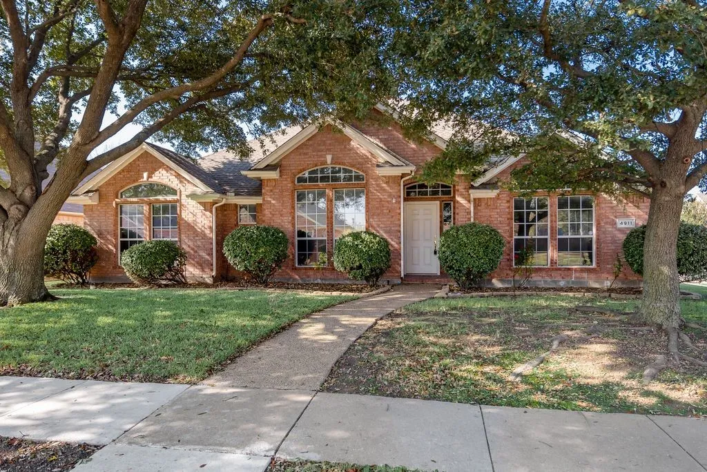 Single Family Residence For Rent in Collin County , 4911 Lakeland Drive, Frisco, Texas 75035, 4 Bedroom, 2 Bathroom, 2 Garage spaces, 2,405 Sqft, built in 1999, mls#21357617, Real Estate Agent in Frisco, Homes For Rent in Collin county, Homes For Rent in Frisco, Realtor in Frisco Texas, Real Estate Brokerage Independent Realty Texas, Luminita Cordes Realtor