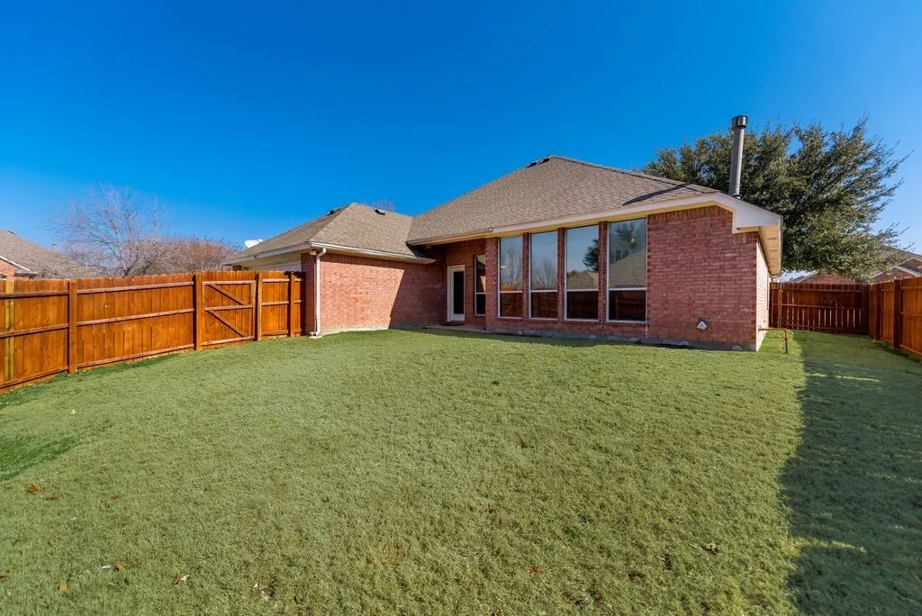 Single Family Residence For Rent in Collin County , 4911 Lakeland Drive, Frisco, Texas 75035, 4 Bedroom, 2 Bathroom, 2 Garage spaces, 2,405 Sqft, built in 1999, mls#21357617, Real Estate Agent in Frisco, Homes For Rent in Collin county, Homes For Rent in Frisco, Realtor in Frisco Texas, Real Estate Brokerage Independent Realty Texas, Luminita Cordes Realtor