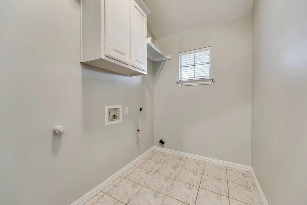 Single Family Residence For Rent in Collin County , 4911 Lakeland Drive, Frisco, Texas 75035, 4 Bedroom, 2 Bathroom, 2 Garage spaces, 2,405 Sqft, built in 1999, mls#21357617, Real Estate Agent in Frisco, Homes For Rent in Collin county, Homes For Rent in Frisco, Realtor in Frisco Texas, Real Estate Brokerage Independent Realty Texas, Luminita Cordes Realtor