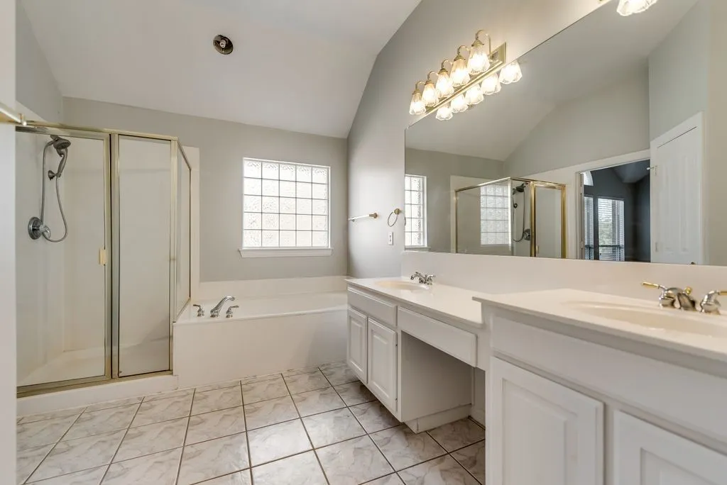 Single Family Residence For Rent in Collin County , 4911 Lakeland Drive, Frisco, Texas 75035, 4 Bedroom, 2 Bathroom, 2 Garage spaces, 2,405 Sqft, built in 1999, mls#21357617, Real Estate Agent in Frisco, Homes For Rent in Collin county, Homes For Rent in Frisco, Realtor in Frisco Texas, Real Estate Brokerage Independent Realty Texas, Luminita Cordes Realtor