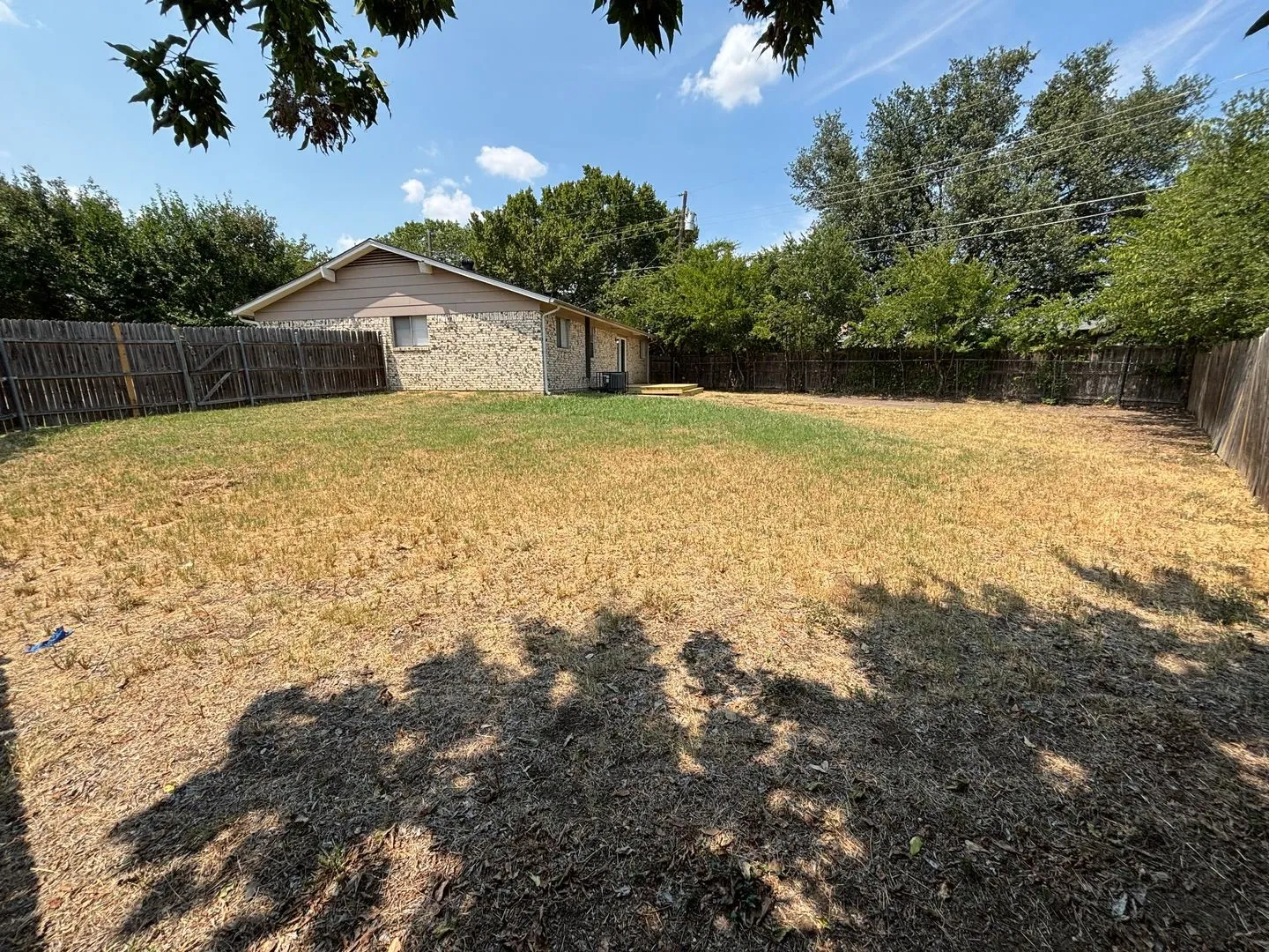 Single Family Residence For Sale in Dallas County , 4002 Fairbanks Court, Irving, Texas 75062, 3 Bedroom, 2 Bathroom, 2 Garage spaces, 1,224 Sqft, built in 1968, Price $260,000, mls#21355616, Real Estate Agent in Irving, Homes For Sale in Dallas county, Homes For Sale in Irving, Realtor in Irving Texas, Real Estate Brokerage Independent Realty Texas, Luminita Cordes Realtor