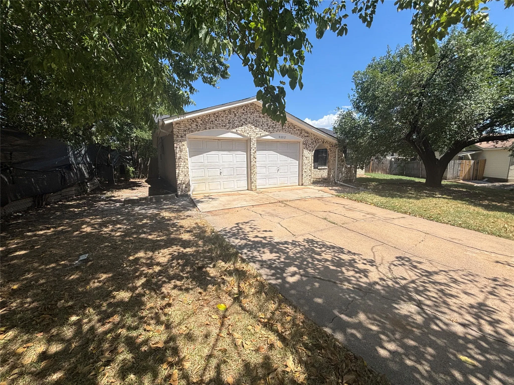 Single Family Residence For Sale in Dallas County , 4002 Fairbanks Court, Irving, Texas 75062, 3 Bedroom, 2 Bathroom, 2 Garage spaces, 1,224 Sqft, built in 1968, Price $260,000, mls#21355616, Real Estate Agent in Irving, Homes For Sale in Dallas county, Homes For Sale in Irving, Realtor in Irving Texas, Real Estate Brokerage Independent Realty Texas, Luminita Cordes Realtor