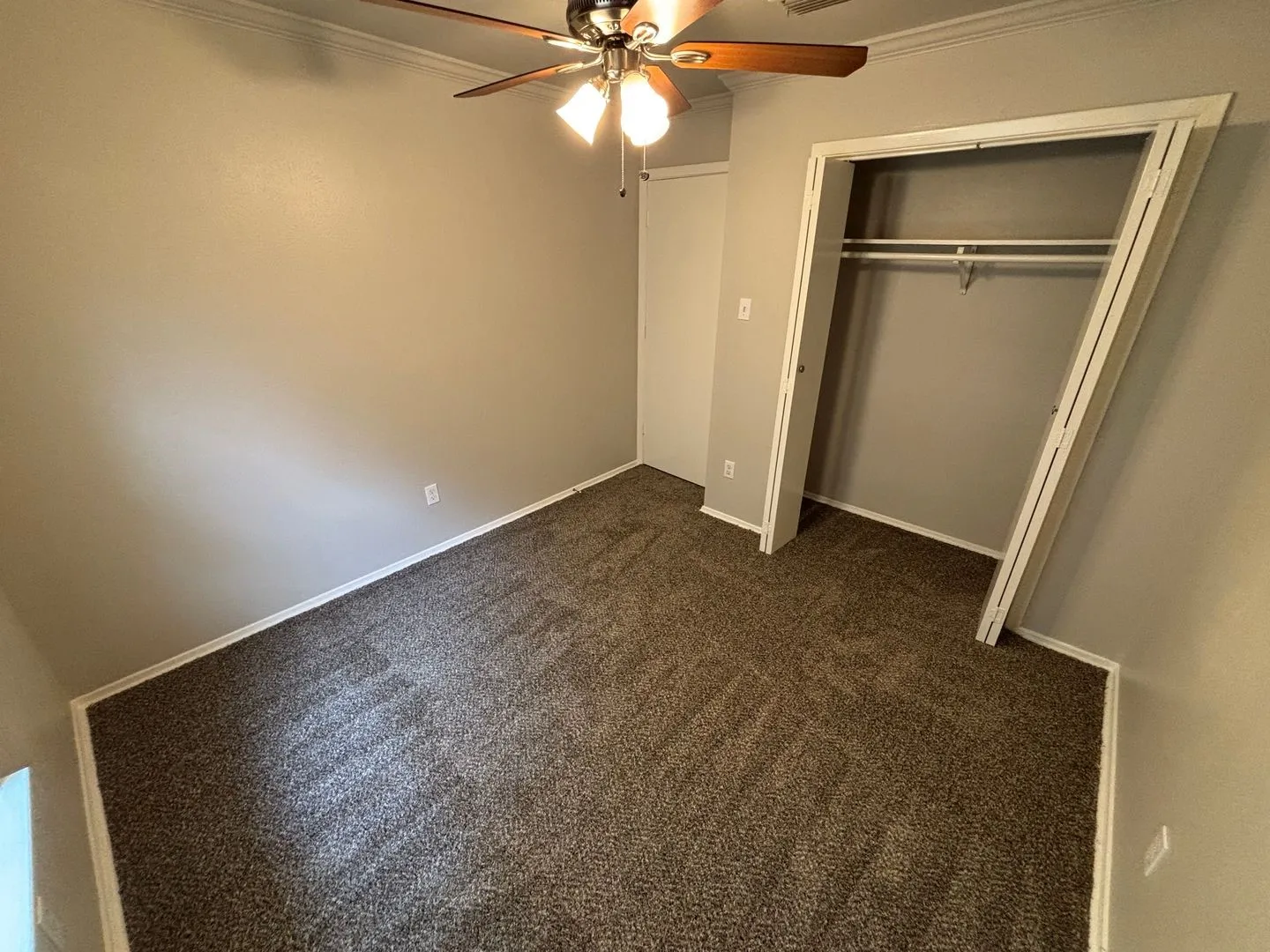 Single Family Residence For Sale in Dallas County , 4002 Fairbanks Court, Irving, Texas 75062, 3 Bedroom, 2 Bathroom, 2 Garage spaces, 1,224 Sqft, built in 1968, Price $260,000, mls#21355616, Real Estate Agent in Irving, Homes For Sale in Dallas county, Homes For Sale in Irving, Realtor in Irving Texas, Real Estate Brokerage Independent Realty Texas, Luminita Cordes Realtor