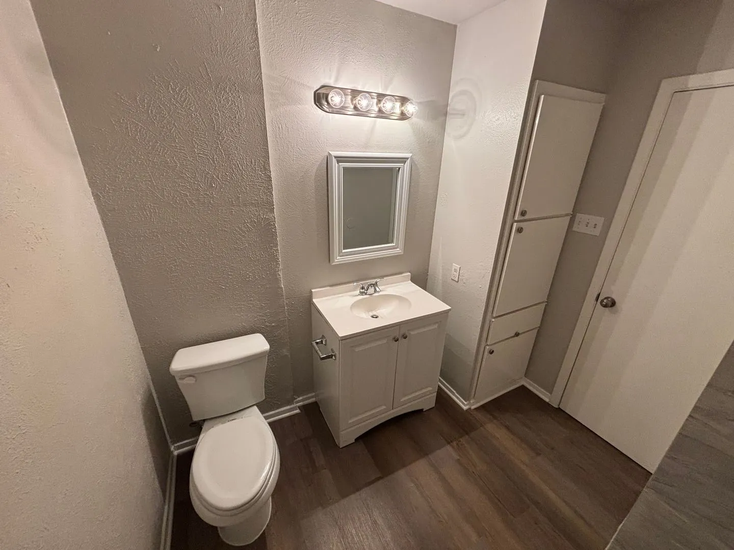 Single Family Residence For Sale in Dallas County , 4002 Fairbanks Court, Irving, Texas 75062, 3 Bedroom, 2 Bathroom, 2 Garage spaces, 1,224 Sqft, built in 1968, Price $260,000, mls#21355616, Real Estate Agent in Irving, Homes For Sale in Dallas county, Homes For Sale in Irving, Realtor in Irving Texas, Real Estate Brokerage Independent Realty Texas, Luminita Cordes Realtor