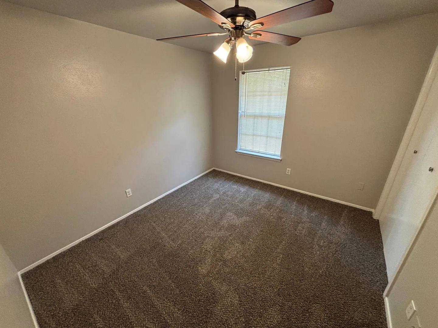 Single Family Residence For Sale in Dallas County , 4002 Fairbanks Court, Irving, Texas 75062, 3 Bedroom, 2 Bathroom, 2 Garage spaces, 1,224 Sqft, built in 1968, Price $260,000, mls#21355616, Real Estate Agent in Irving, Homes For Sale in Dallas county, Homes For Sale in Irving, Realtor in Irving Texas, Real Estate Brokerage Independent Realty Texas, Luminita Cordes Realtor