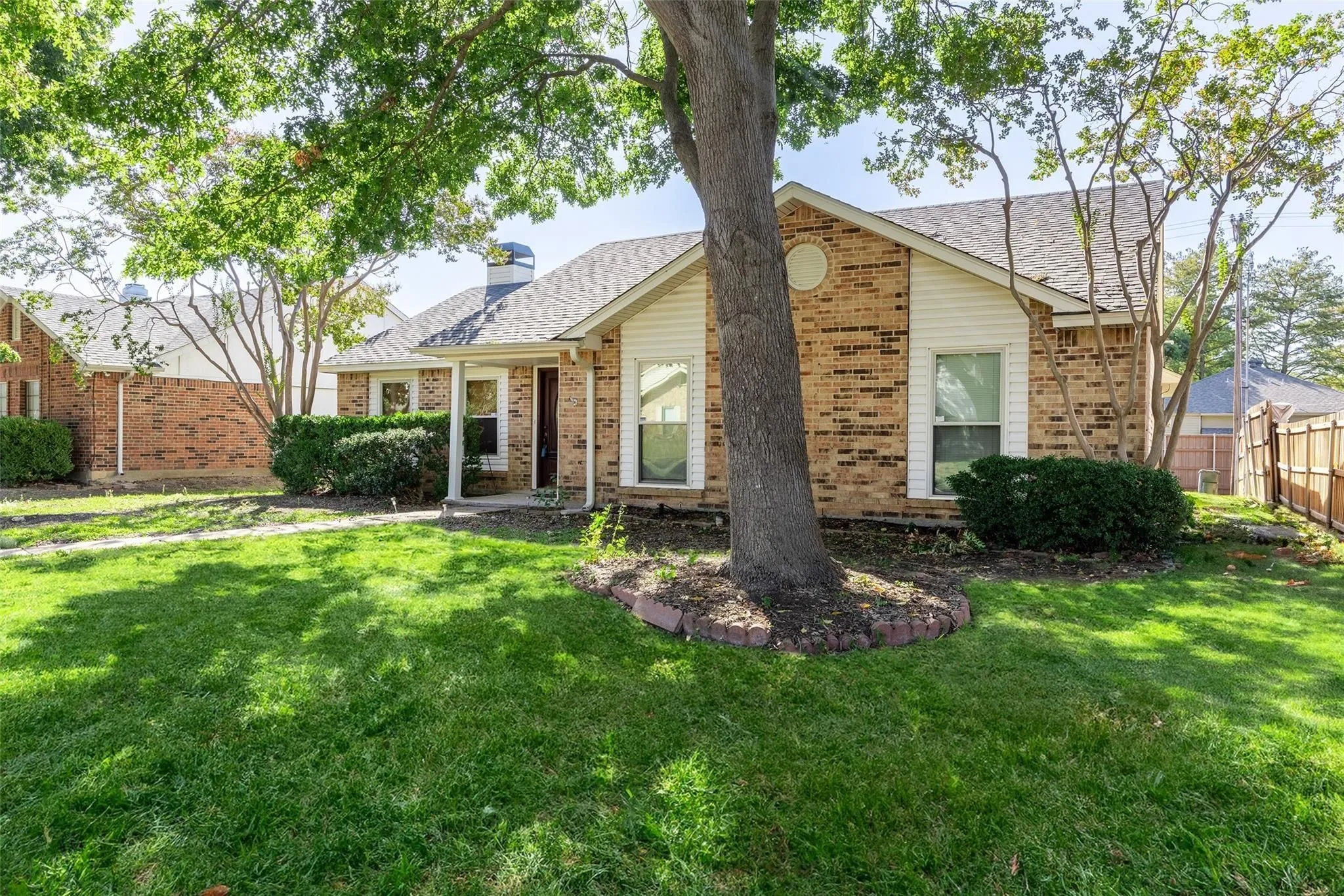 Single Family Residence For Rent in Collin County , 1512 Jabbet Drive, Plano, Texas 75025, 3 Bedroom, 2 Bathroom, 2 Garage spaces, 1,452 Sqft, built in 1983, mls#21357664, Real Estate Agent in Plano, Homes For Rent in Collin county, Homes For Rent in Plano, Realtor in Plano Texas, Real Estate Brokerage Independent Realty Texas, Luminita Cordes Realtor