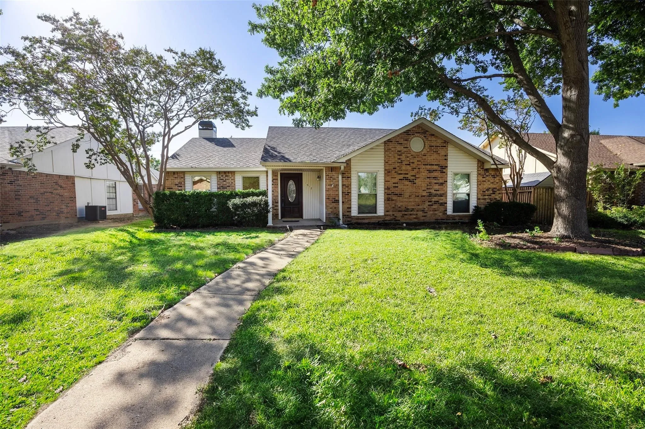 Single Family Residence For Rent in Collin County , 1512 Jabbet Drive, Plano, Texas 75025, 3 Bedroom, 2 Bathroom, 2 Garage spaces, 1,452 Sqft, built in 1983, mls#21357664, Real Estate Agent in Plano, Homes For Rent in Collin county, Homes For Rent in Plano, Realtor in Plano Texas, Real Estate Brokerage Independent Realty Texas, Luminita Cordes Realtor