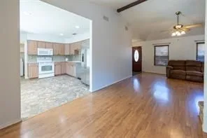 Single Family Residence For Rent in Collin County , 1512 Jabbet Drive, Plano, Texas 75025, 3 Bedroom, 2 Bathroom, 2 Garage spaces, 1,452 Sqft, built in 1983, mls#21357664, Real Estate Agent in Plano, Homes For Rent in Collin county, Homes For Rent in Plano, Realtor in Plano Texas, Real Estate Brokerage Independent Realty Texas, Luminita Cordes Realtor