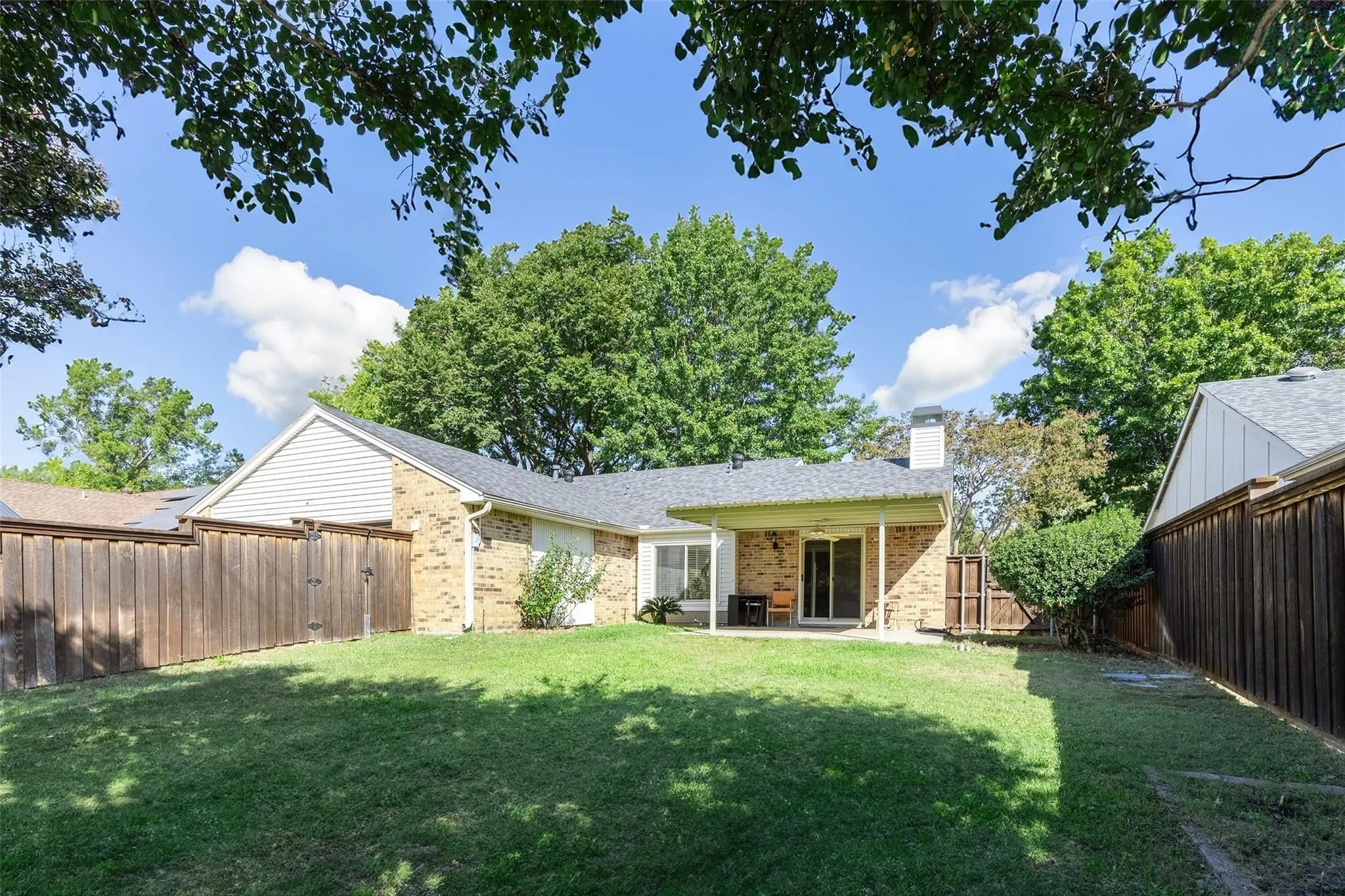 Single Family Residence For Rent in Collin County , 1512 Jabbet Drive, Plano, Texas 75025, 3 Bedroom, 2 Bathroom, 2 Garage spaces, 1,452 Sqft, built in 1983, mls#21357664, Real Estate Agent in Plano, Homes For Rent in Collin county, Homes For Rent in Plano, Realtor in Plano Texas, Real Estate Brokerage Independent Realty Texas, Luminita Cordes Realtor