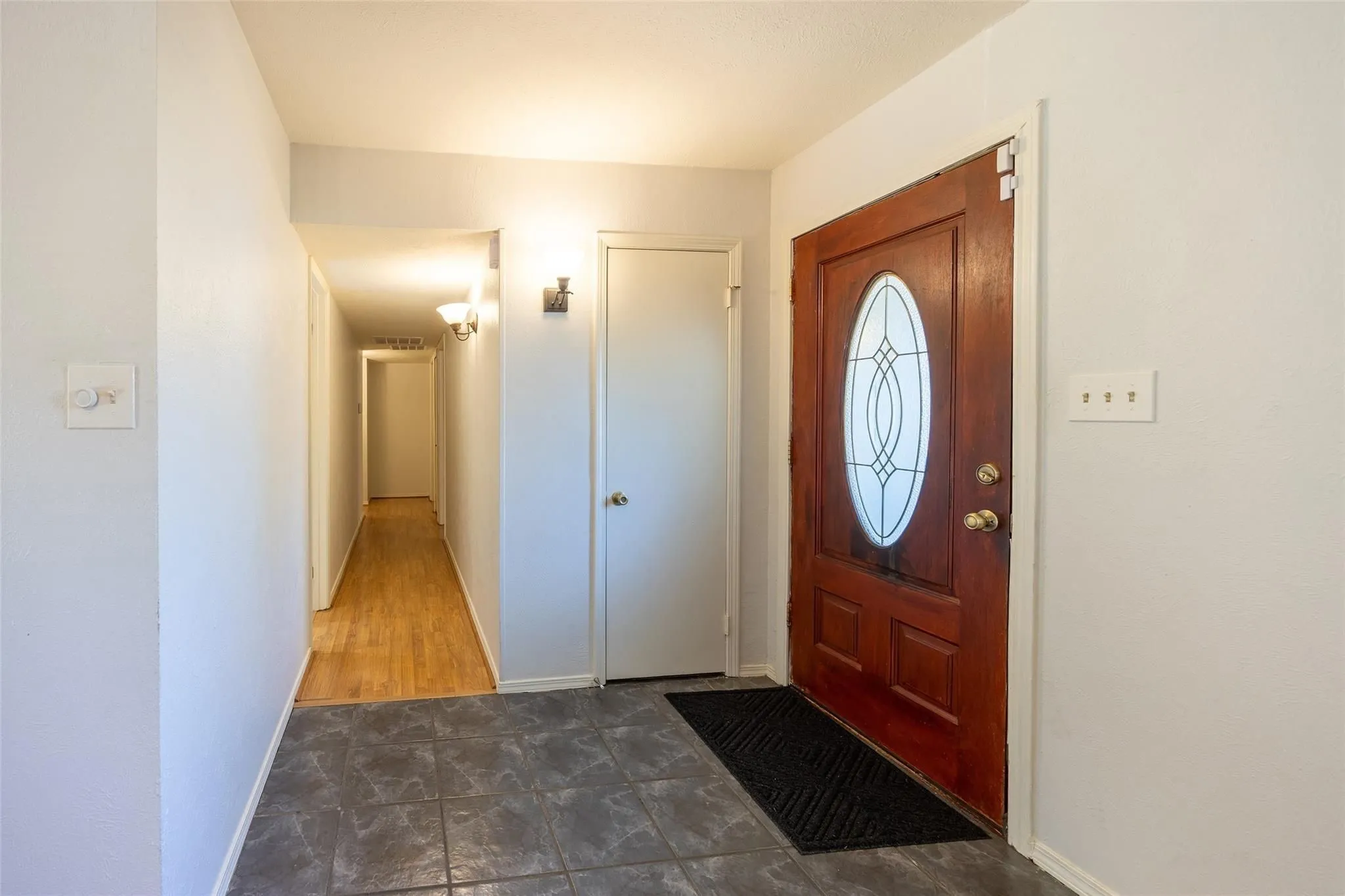 Single Family Residence For Rent in Collin County , 1512 Jabbet Drive, Plano, Texas 75025, 3 Bedroom, 2 Bathroom, 2 Garage spaces, 1,452 Sqft, built in 1983, mls#21357664, Real Estate Agent in Plano, Homes For Rent in Collin county, Homes For Rent in Plano, Realtor in Plano Texas, Real Estate Brokerage Independent Realty Texas, Luminita Cordes Realtor