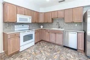 Single Family Residence For Rent in Collin County , 1512 Jabbet Drive, Plano, Texas 75025, 3 Bedroom, 2 Bathroom, 2 Garage spaces, 1,452 Sqft, built in 1983, mls#21357664, Real Estate Agent in Plano, Homes For Rent in Collin county, Homes For Rent in Plano, Realtor in Plano Texas, Real Estate Brokerage Independent Realty Texas, Luminita Cordes Realtor