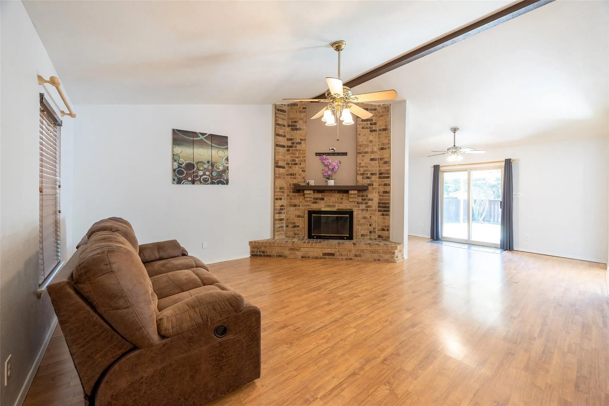 Single Family Residence For Rent in Collin County , 1512 Jabbet Drive, Plano, Texas 75025, 3 Bedroom, 2 Bathroom, 2 Garage spaces, 1,452 Sqft, built in 1983, mls#21357664, Real Estate Agent in Plano, Homes For Rent in Collin county, Homes For Rent in Plano, Realtor in Plano Texas, Real Estate Brokerage Independent Realty Texas, Luminita Cordes Realtor