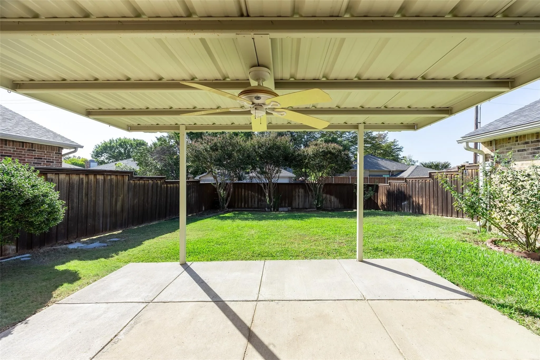 Single Family Residence For Rent in Collin County , 1512 Jabbet Drive, Plano, Texas 75025, 3 Bedroom, 2 Bathroom, 2 Garage spaces, 1,452 Sqft, built in 1983, mls#21357664, Real Estate Agent in Plano, Homes For Rent in Collin county, Homes For Rent in Plano, Realtor in Plano Texas, Real Estate Brokerage Independent Realty Texas, Luminita Cordes Realtor