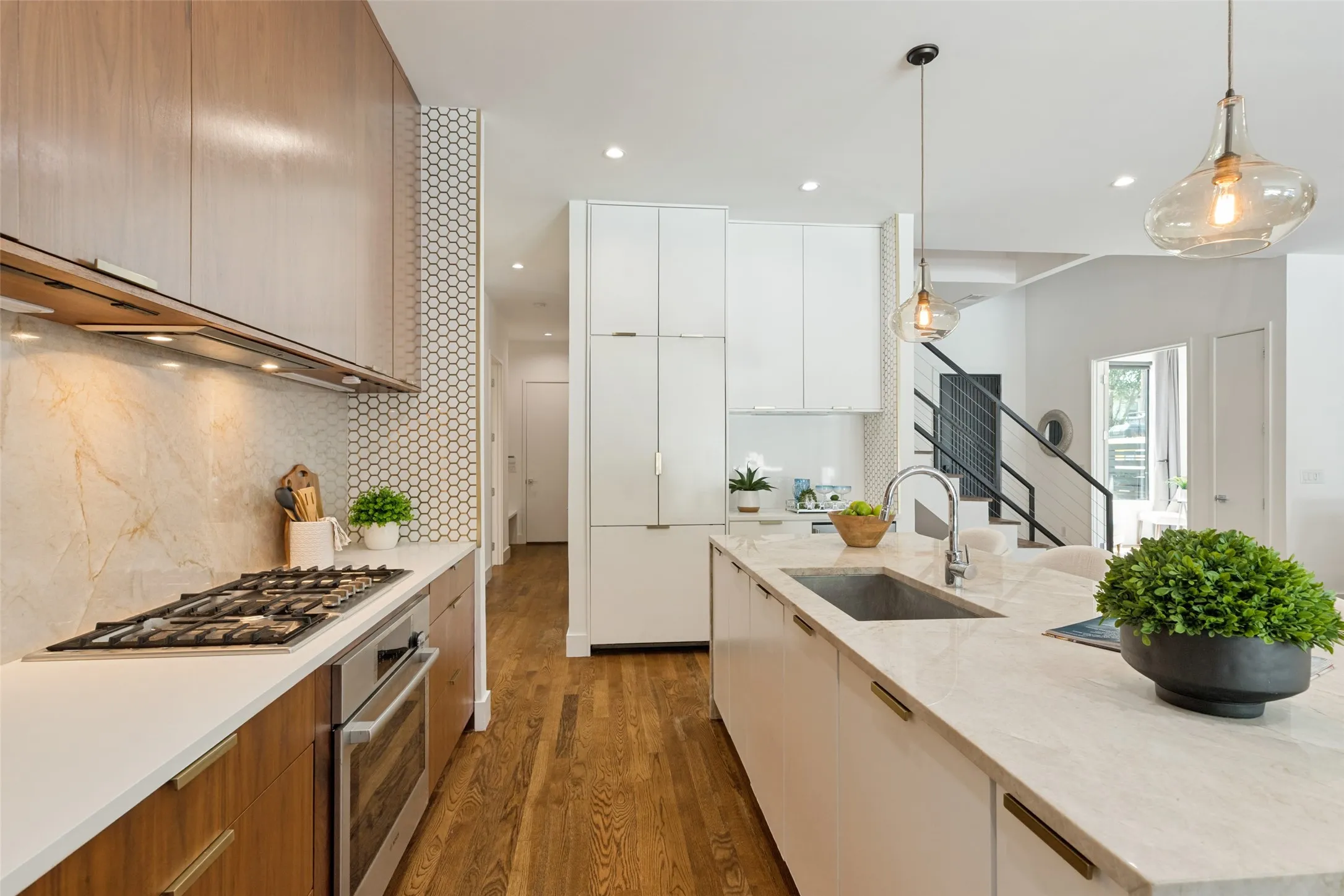 Single Family Residence For Sale in Dallas County , 1848 Mcmillan Avenue, Dallas, Texas 75206, 4 Bedroom, 4 Bathroom, 2 Garage spaces, 3,352 Sqft, built in 2017, mls#21357537, Real Estate Agent in Dallas, Homes For Sale in Dallas county, Homes For Sale in Dallas, Realtor in Dallas Texas, Real Estate Brokerage Independent Realty Texas, Luminita Cordes Realtor