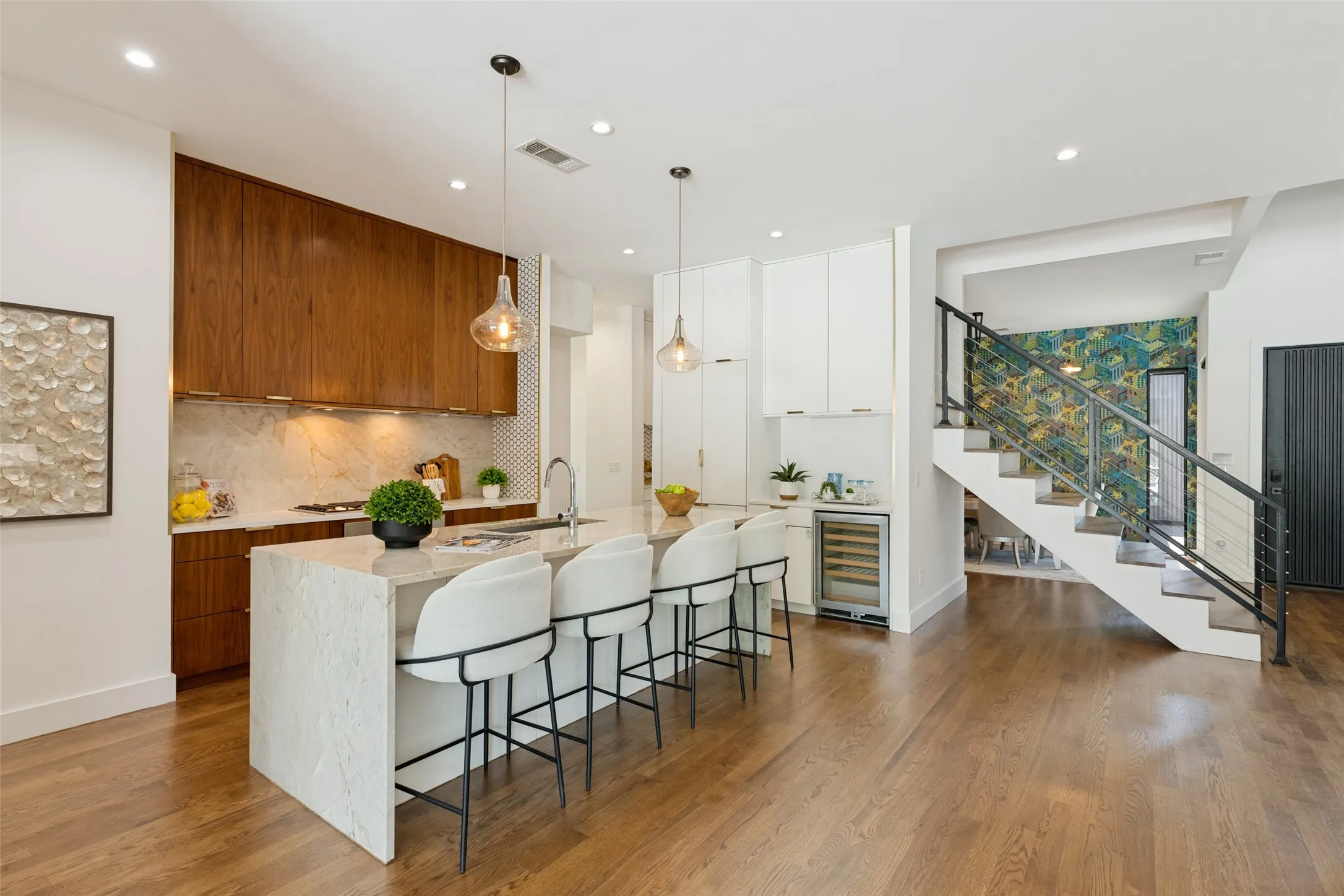 Single Family Residence For Sale in Dallas County , 1848 Mcmillan Avenue, Dallas, Texas 75206, 4 Bedroom, 4 Bathroom, 2 Garage spaces, 3,352 Sqft, built in 2017, mls#21357537, Real Estate Agent in Dallas, Homes For Sale in Dallas county, Homes For Sale in Dallas, Realtor in Dallas Texas, Real Estate Brokerage Independent Realty Texas, Luminita Cordes Realtor