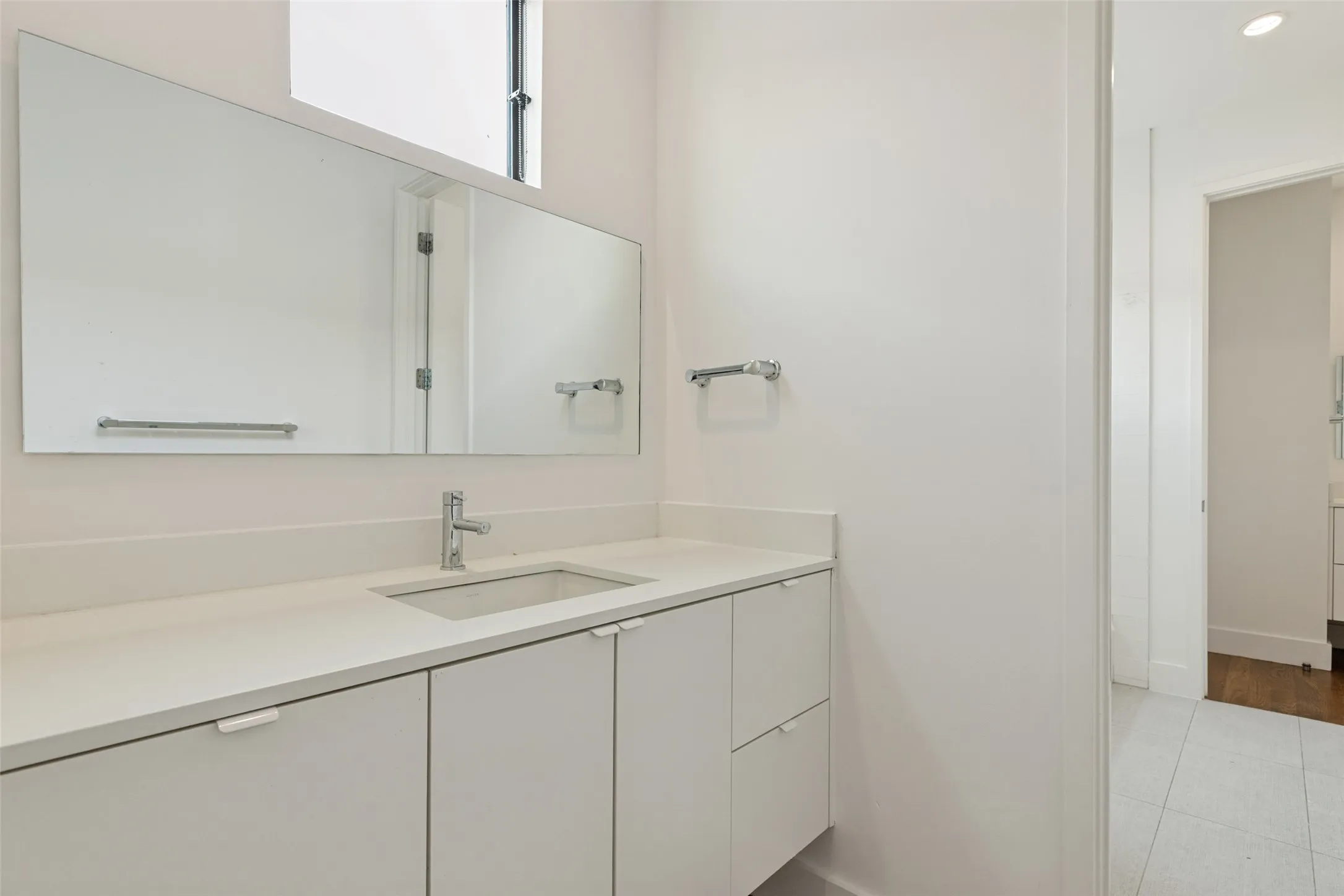 Single Family Residence For Sale in Dallas County , 1848 Mcmillan Avenue, Dallas, Texas 75206, 4 Bedroom, 4 Bathroom, 2 Garage spaces, 3,352 Sqft, built in 2017, mls#21357537, Real Estate Agent in Dallas, Homes For Sale in Dallas county, Homes For Sale in Dallas, Realtor in Dallas Texas, Real Estate Brokerage Independent Realty Texas, Luminita Cordes Realtor