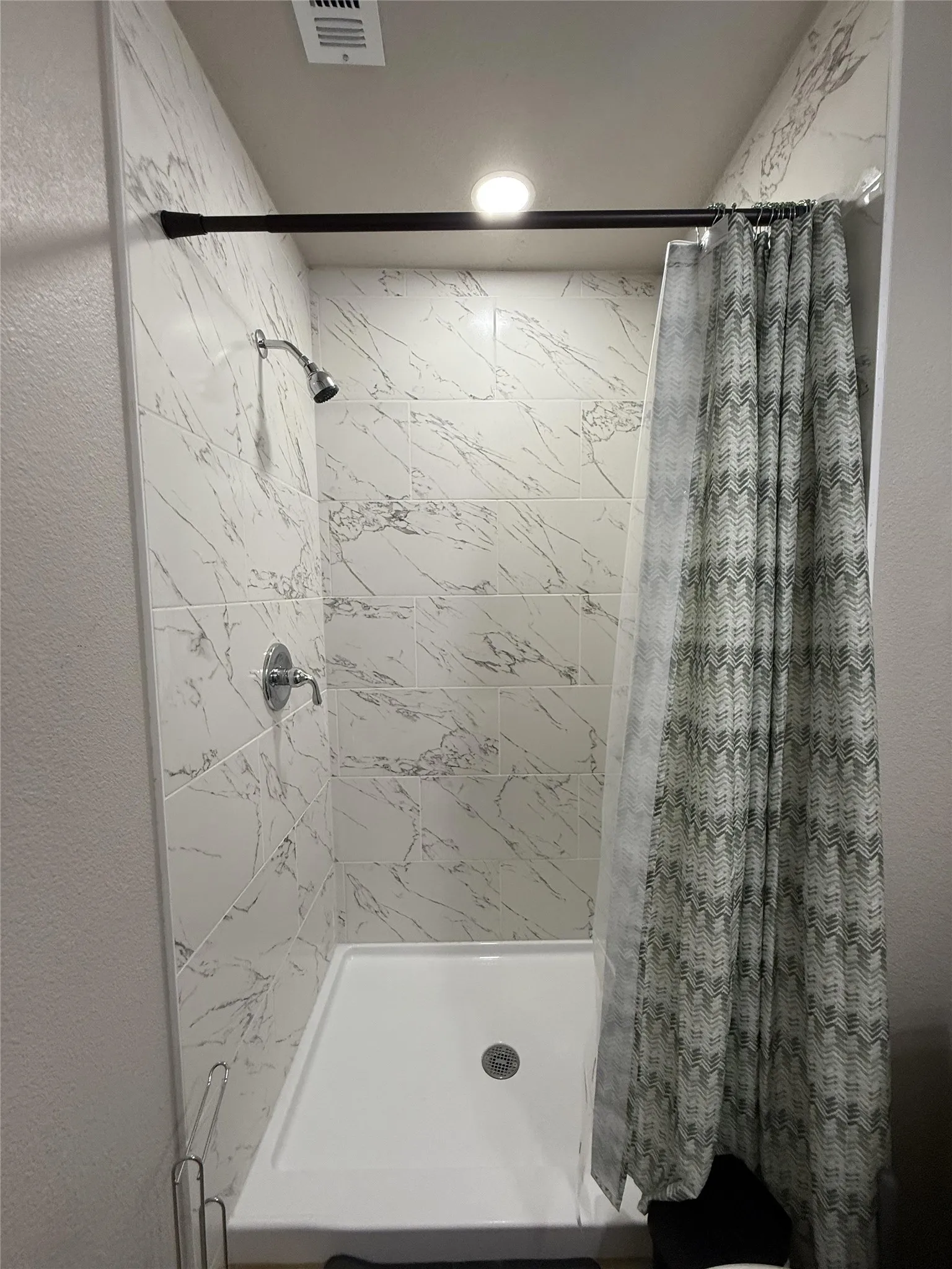 Single Family Residence For Sale in Dallas County , 2640 Lawrence Street, Dallas, Texas 75215, 5 Bedroom, 2 Bathroom, Garage spaces, 1,036 Sqft, built in 1929, mls#21353393, Real Estate Agent in Dallas, Homes For Sale in Dallas county, Homes For Sale in Dallas, Realtor in Dallas Texas, Real Estate Brokerage Independent Realty Texas, Luminita Cordes Realtor