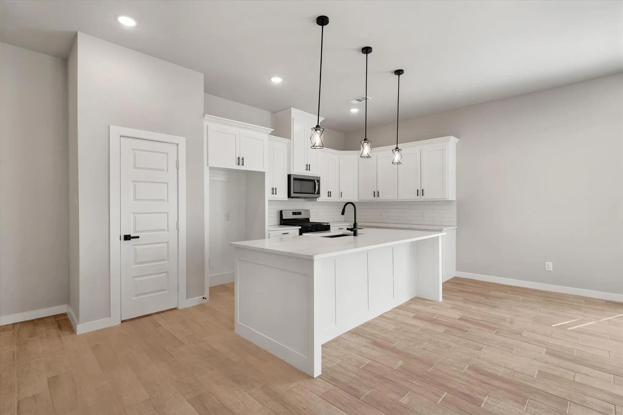 Single Family Residence For Sale in Navarro County , 3617 Emhouse Road, Corsicana, Texas 75110, 4 Bedroom, 3 Bathroom, 2 Garage spaces, 2,000 Sqft, built in 2026, mls#21356751, Real Estate Agent in Corsicana, Homes For Sale in Navarro county, Homes For Sale in Corsicana, Realtor in Corsicana Texas, Real Estate Brokerage Independent Realty Texas, Luminita Cordes Realtor