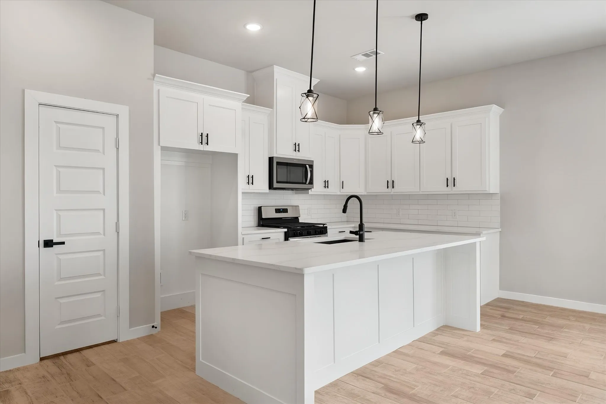 Single Family Residence For Sale in Navarro County , 3617 Emhouse Road, Corsicana, Texas 75110, 4 Bedroom, 3 Bathroom, 2 Garage spaces, 2,000 Sqft, built in 2026, mls#21356751, Real Estate Agent in Corsicana, Homes For Sale in Navarro county, Homes For Sale in Corsicana, Realtor in Corsicana Texas, Real Estate Brokerage Independent Realty Texas, Luminita Cordes Realtor