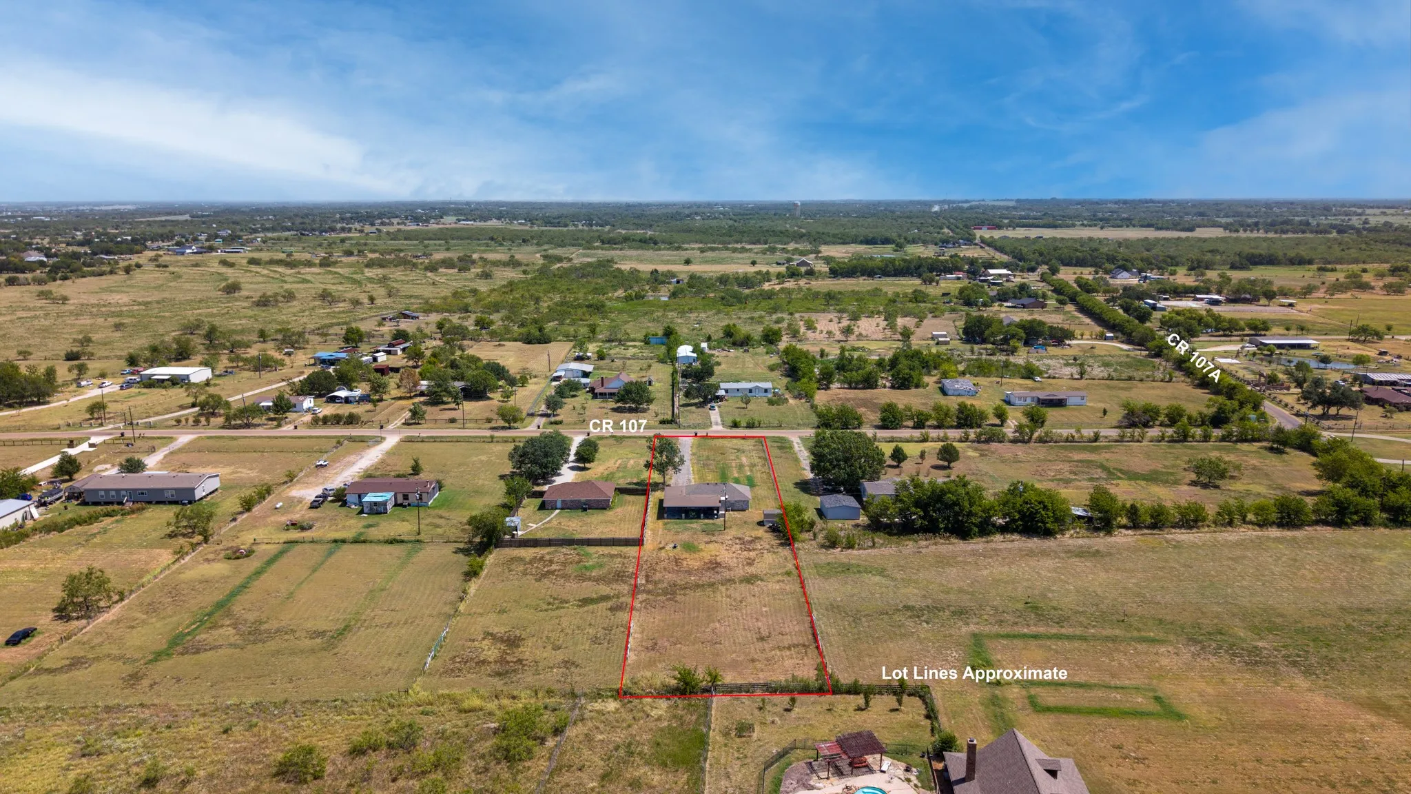 Single Family Residence For Sale in Kaufman County , 4676 County Road 107, Kaufman, Texas 75142, 4 Bedroom, 1 Bathroom, Garage spaces, 1,036 Sqft, built in 1991, mls#21357546, Real Estate Agent in Kaufman, Homes For Sale in Kaufman county, Homes For Sale in Kaufman, Realtor in Kaufman Texas, Real Estate Brokerage Independent Realty Texas, Luminita Cordes Realtor