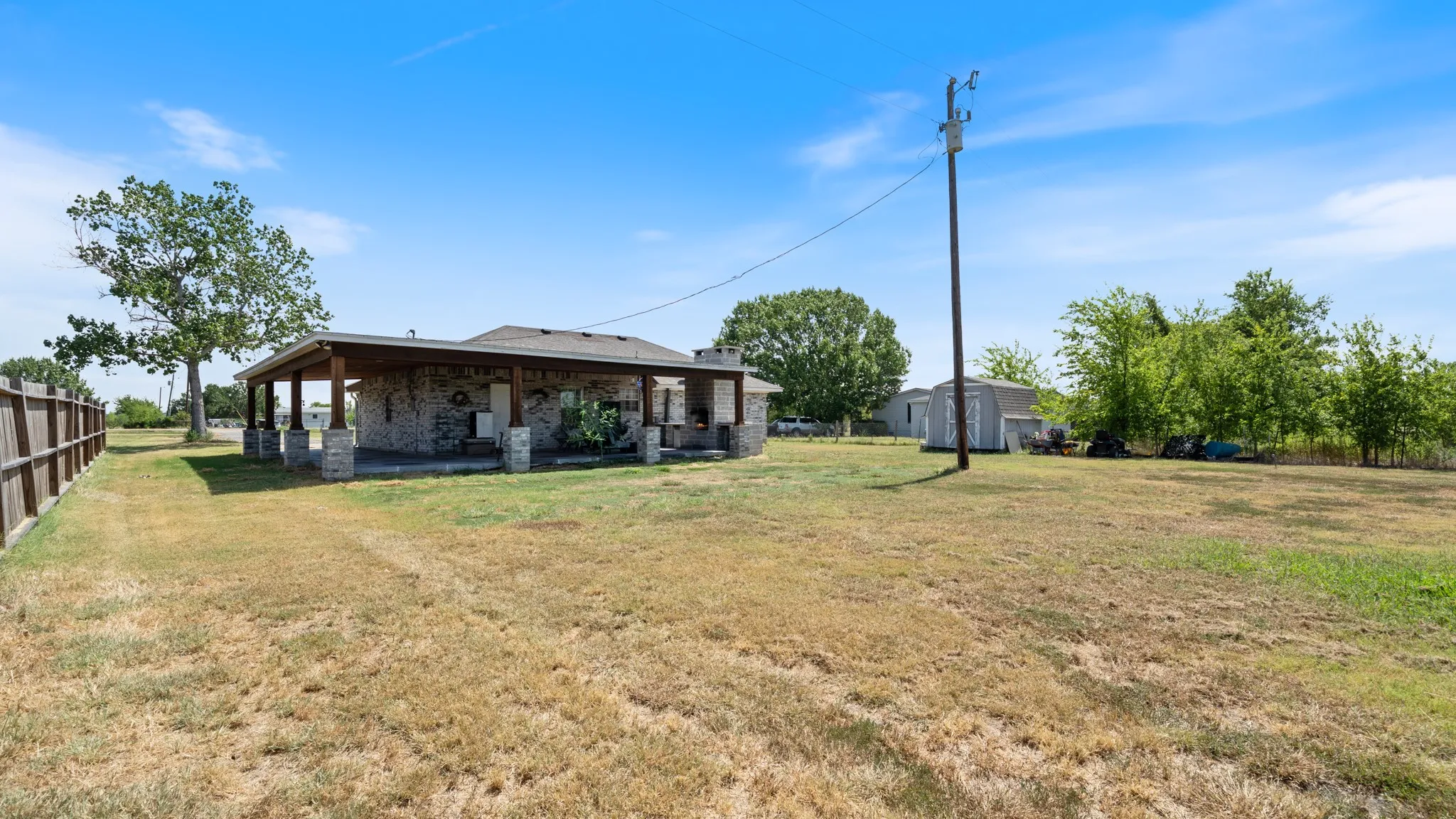 Single Family Residence For Sale in Kaufman County , 4676 County Road 107, Kaufman, Texas 75142, 4 Bedroom, 1 Bathroom, Garage spaces, 1,036 Sqft, built in 1991, mls#21357546, Real Estate Agent in Kaufman, Homes For Sale in Kaufman county, Homes For Sale in Kaufman, Realtor in Kaufman Texas, Real Estate Brokerage Independent Realty Texas, Luminita Cordes Realtor