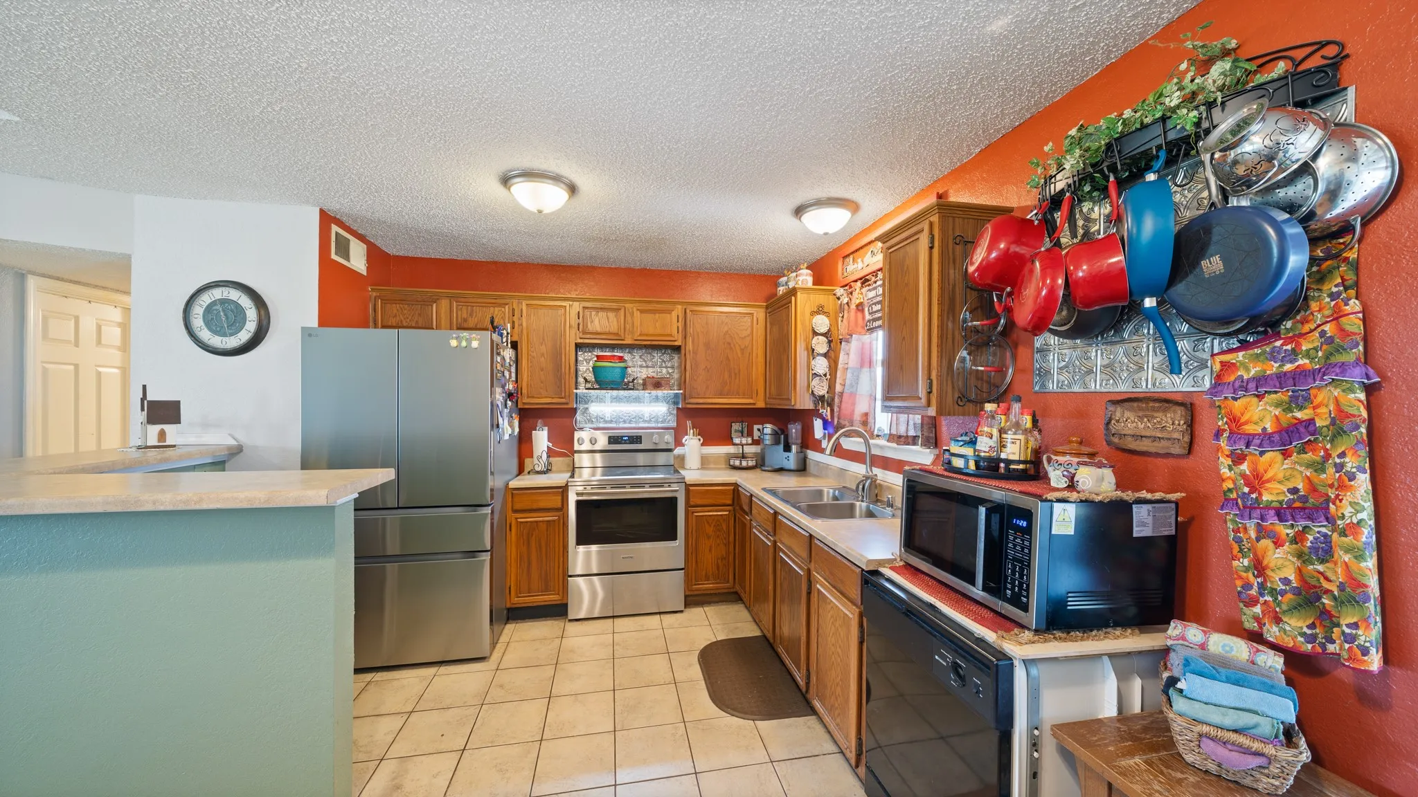 Single Family Residence For Sale in Kaufman County , 4676 County Road 107, Kaufman, Texas 75142, 4 Bedroom, 1 Bathroom, Garage spaces, 1,036 Sqft, built in 1991, mls#21357546, Real Estate Agent in Kaufman, Homes For Sale in Kaufman county, Homes For Sale in Kaufman, Realtor in Kaufman Texas, Real Estate Brokerage Independent Realty Texas, Luminita Cordes Realtor