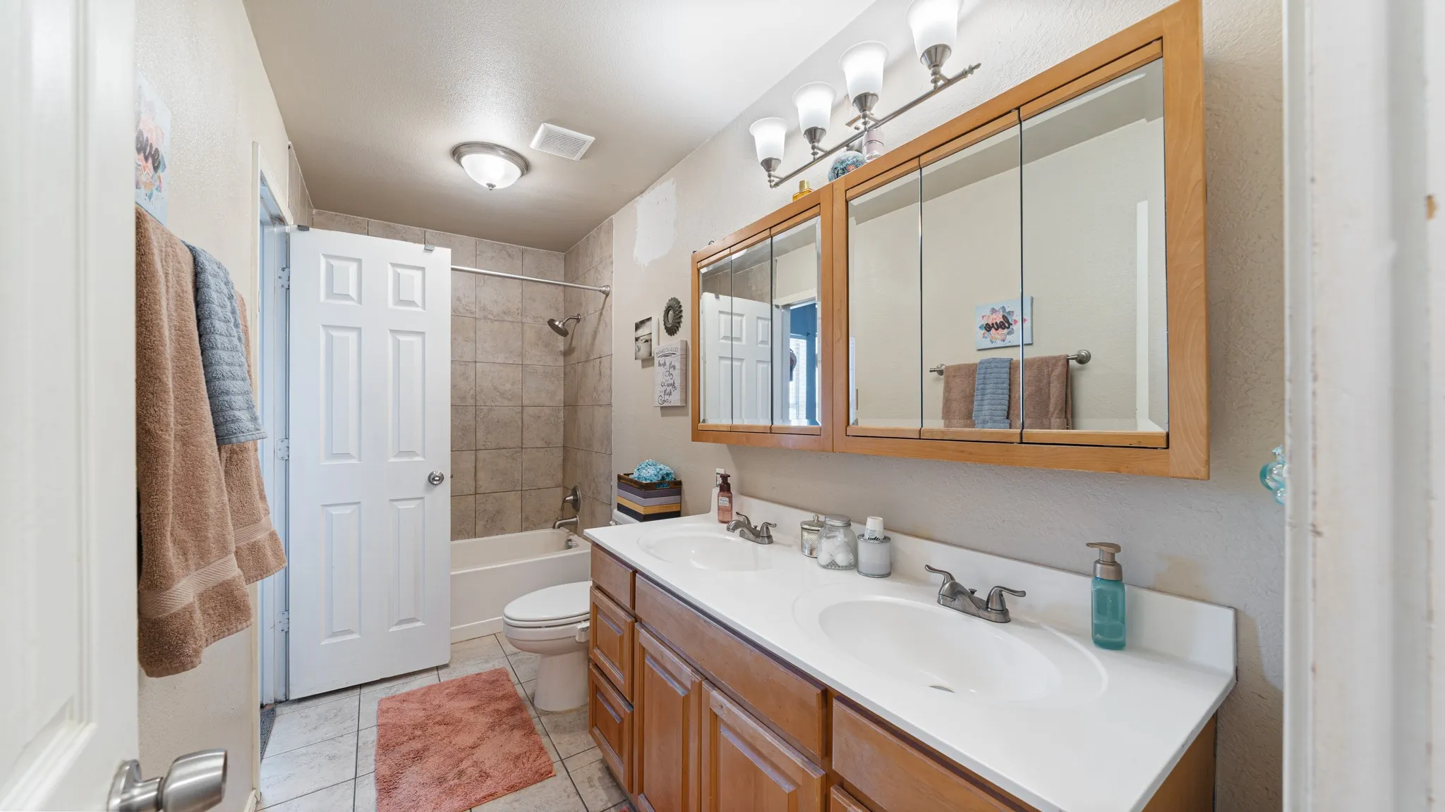 Single Family Residence For Sale in Kaufman County , 4676 County Road 107, Kaufman, Texas 75142, 4 Bedroom, 1 Bathroom, Garage spaces, 1,036 Sqft, built in 1991, mls#21357546, Real Estate Agent in Kaufman, Homes For Sale in Kaufman county, Homes For Sale in Kaufman, Realtor in Kaufman Texas, Real Estate Brokerage Independent Realty Texas, Luminita Cordes Realtor