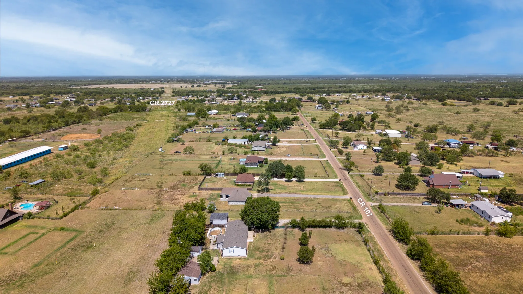 Single Family Residence For Sale in Kaufman County , 4676 County Road 107, Kaufman, Texas 75142, 4 Bedroom, 1 Bathroom, Garage spaces, 1,036 Sqft, built in 1991, mls#21357546, Real Estate Agent in Kaufman, Homes For Sale in Kaufman county, Homes For Sale in Kaufman, Realtor in Kaufman Texas, Real Estate Brokerage Independent Realty Texas, Luminita Cordes Realtor