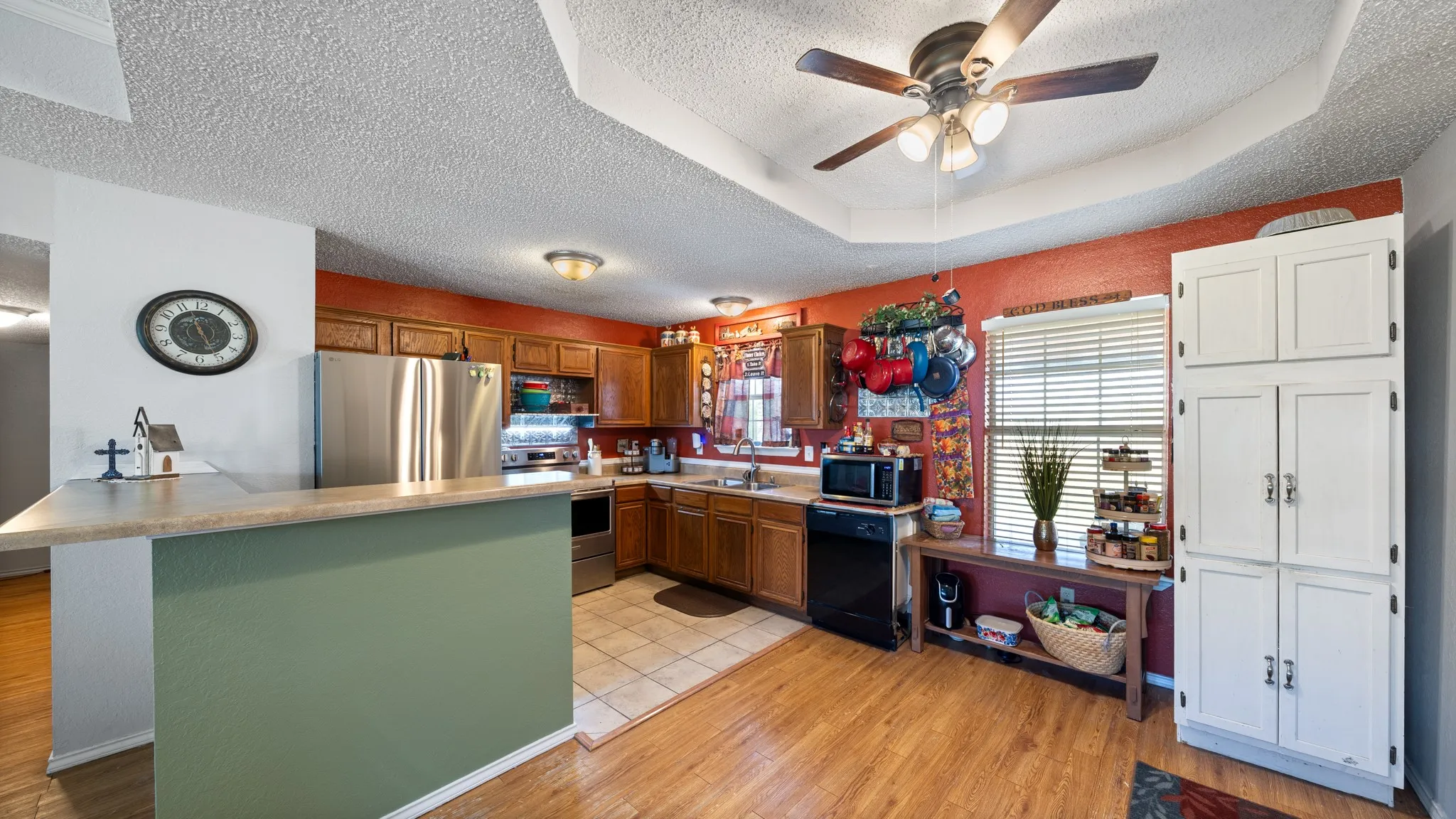 Single Family Residence For Sale in Kaufman County , 4676 County Road 107, Kaufman, Texas 75142, 4 Bedroom, 1 Bathroom, Garage spaces, 1,036 Sqft, built in 1991, mls#21357546, Real Estate Agent in Kaufman, Homes For Sale in Kaufman county, Homes For Sale in Kaufman, Realtor in Kaufman Texas, Real Estate Brokerage Independent Realty Texas, Luminita Cordes Realtor