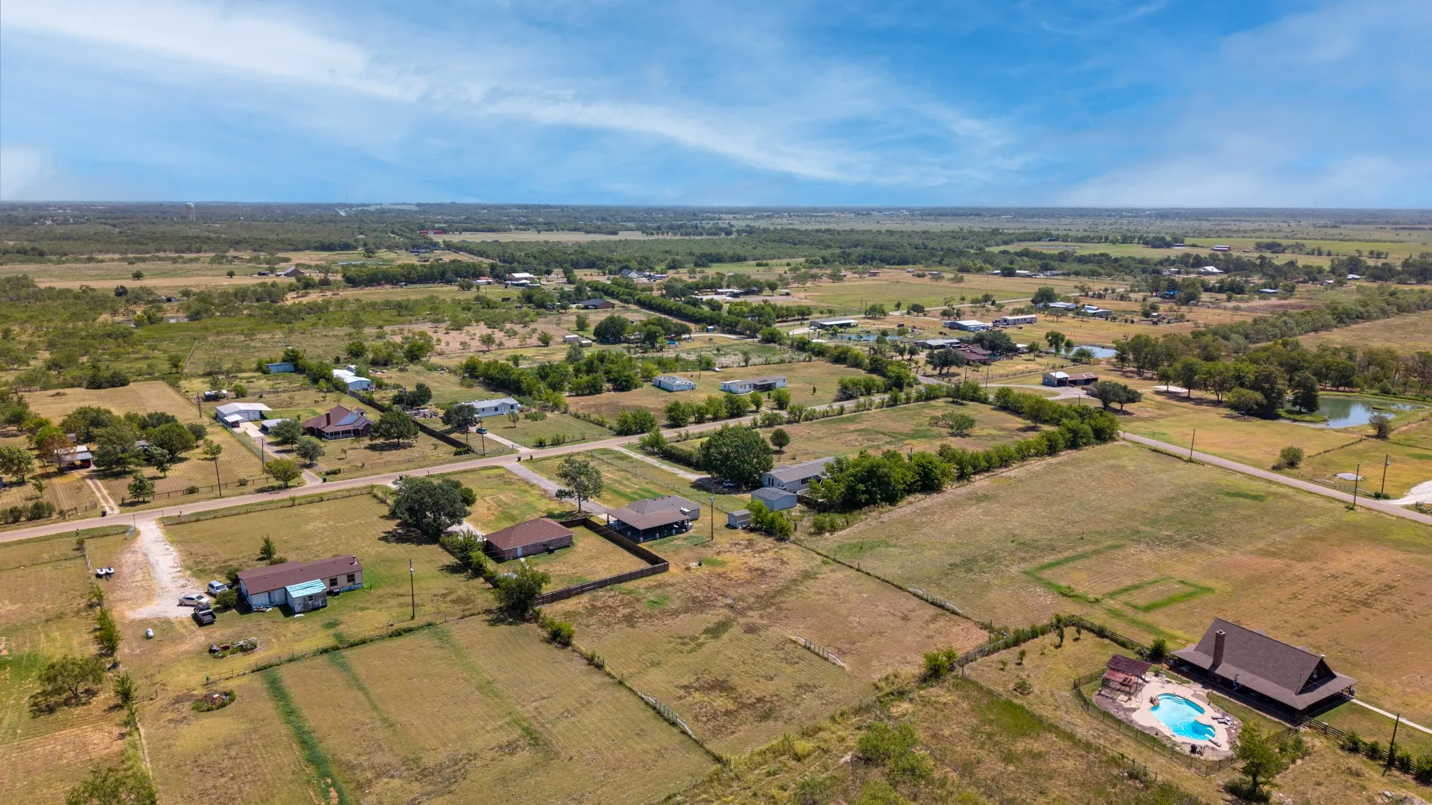 Single Family Residence For Sale in Kaufman County , 4676 County Road 107, Kaufman, Texas 75142, 4 Bedroom, 1 Bathroom, Garage spaces, 1,036 Sqft, built in 1991, mls#21357546, Real Estate Agent in Kaufman, Homes For Sale in Kaufman county, Homes For Sale in Kaufman, Realtor in Kaufman Texas, Real Estate Brokerage Independent Realty Texas, Luminita Cordes Realtor