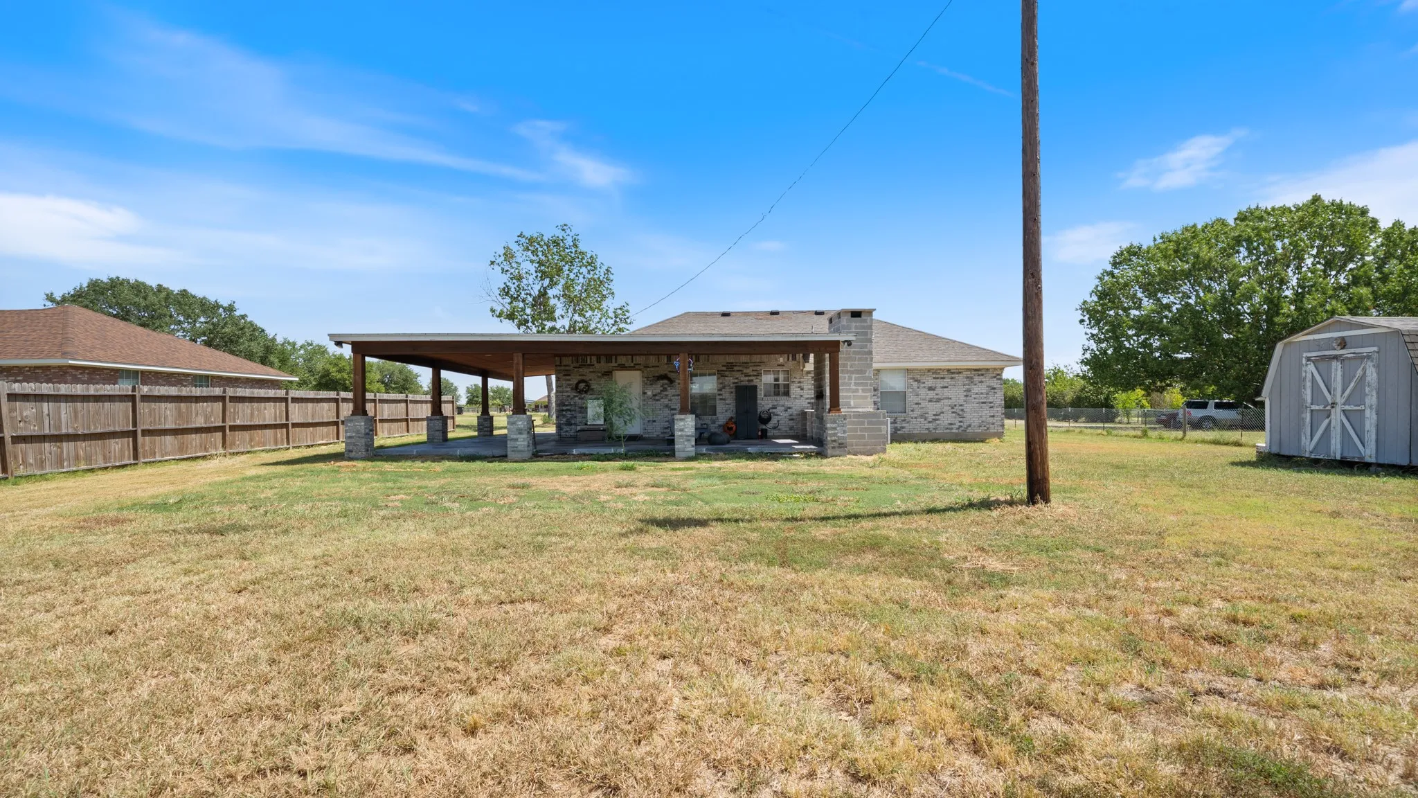 Single Family Residence For Sale in Kaufman County , 4676 County Road 107, Kaufman, Texas 75142, 4 Bedroom, 1 Bathroom, Garage spaces, 1,036 Sqft, built in 1991, mls#21357546, Real Estate Agent in Kaufman, Homes For Sale in Kaufman county, Homes For Sale in Kaufman, Realtor in Kaufman Texas, Real Estate Brokerage Independent Realty Texas, Luminita Cordes Realtor