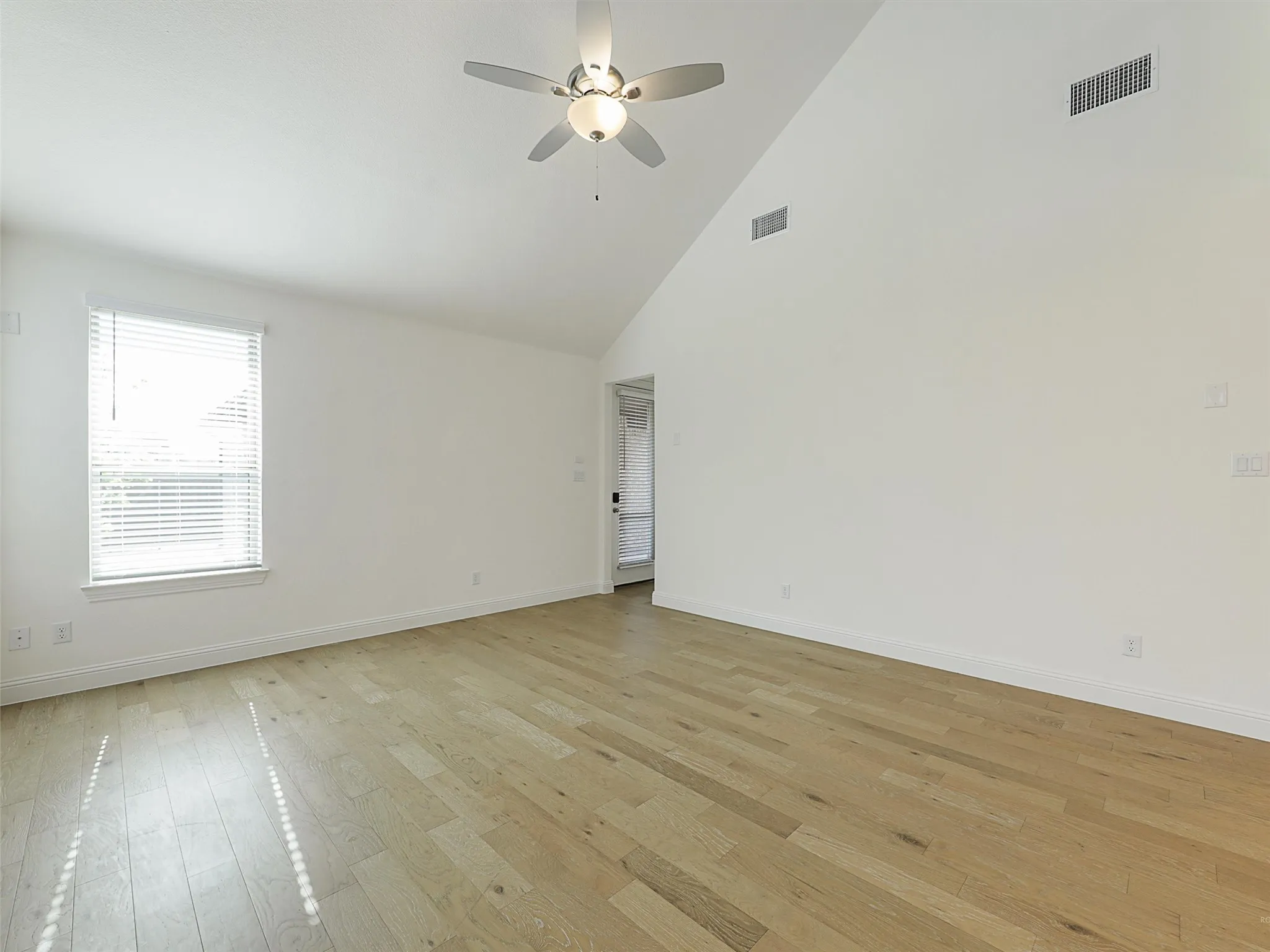 Single Family Residence For Rent in Collin County , 8305 Pine Island Way, Mc Kinney, Texas 75071, 4 Bedroom, 3 Bathroom, 2 Garage spaces, 2,743 Sqft, built in 2023, mls#21357701, Real Estate Agent in Mc Kinney, Homes For Rent in Collin county, Homes For Rent in Mc Kinney, Realtor in Mc Kinney Texas, Real Estate Brokerage Independent Realty Texas, Luminita Cordes Realtor