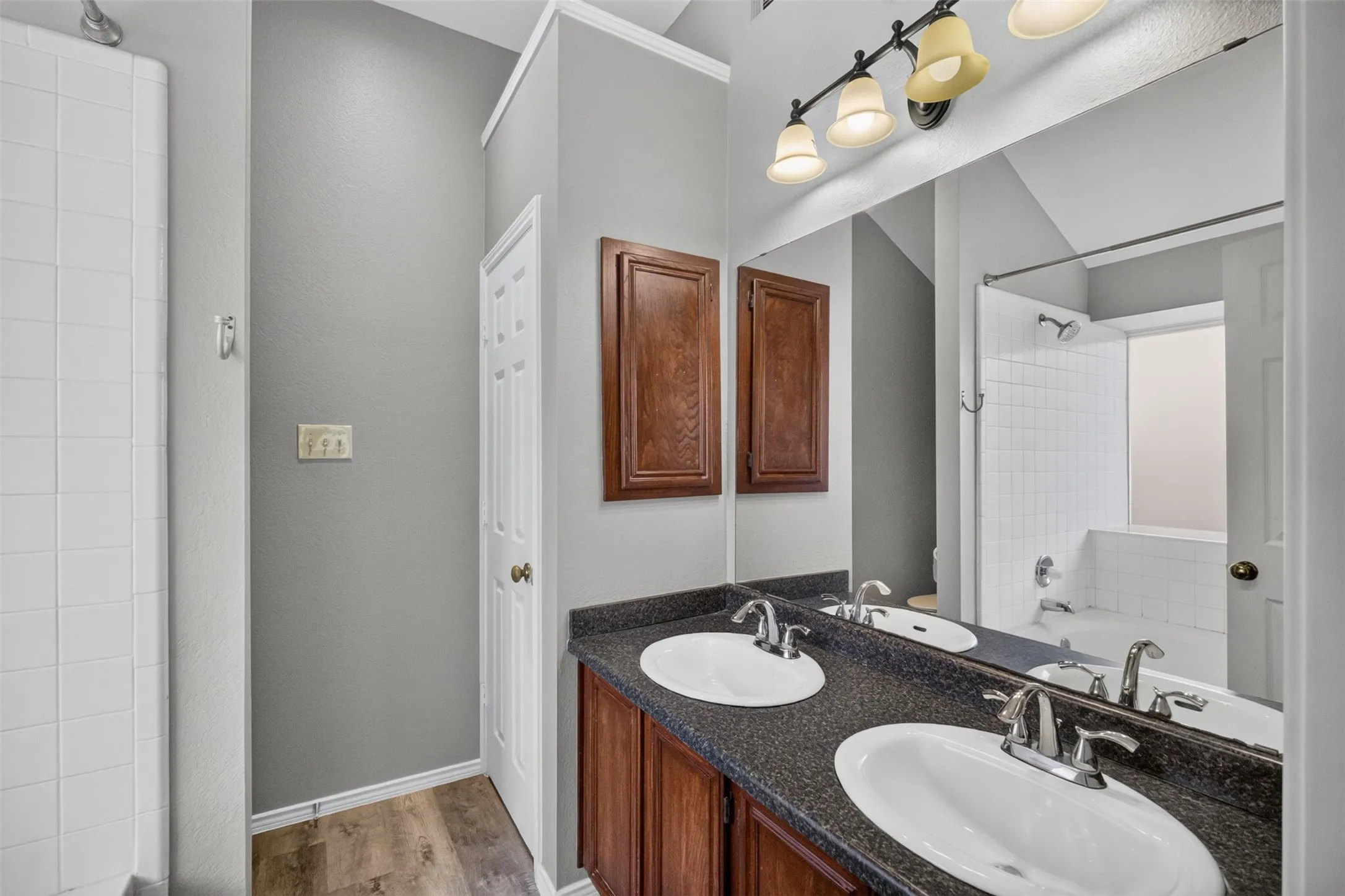 Single Family Residence For Rent in Tarrant County , 6318 Brookcrest Drive, Arlington, Texas 76018, 3 Bedroom, 2 Bathroom, 2 Garage spaces, 1,704 Sqft, built in 1987, mls#21357704, Real Estate Agent in Arlington, Homes For Rent in Tarrant county, Homes For Rent in Arlington, Realtor in Arlington Texas, Real Estate Brokerage Independent Realty Texas, Luminita Cordes Realtor