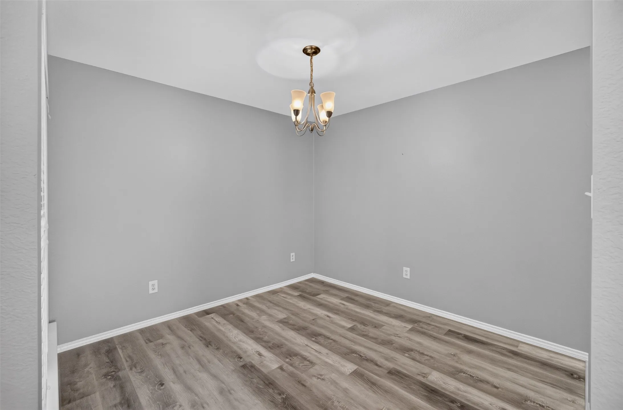 Single Family Residence For Rent in Tarrant County , 6318 Brookcrest Drive, Arlington, Texas 76018, 3 Bedroom, 2 Bathroom, 2 Garage spaces, 1,704 Sqft, built in 1987, mls#21357704, Real Estate Agent in Arlington, Homes For Rent in Tarrant county, Homes For Rent in Arlington, Realtor in Arlington Texas, Real Estate Brokerage Independent Realty Texas, Luminita Cordes Realtor
