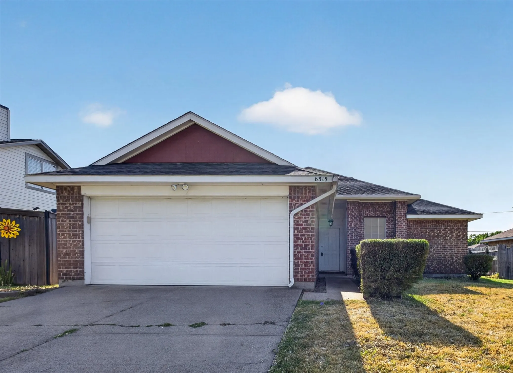 Single Family Residence For Rent in Tarrant County , 6318 Brookcrest Drive, Arlington, Texas 76018, 3 Bedroom, 2 Bathroom, 2 Garage spaces, 1,704 Sqft, built in 1987, mls#21357704, Real Estate Agent in Arlington, Homes For Rent in Tarrant county, Homes For Rent in Arlington, Realtor in Arlington Texas, Real Estate Brokerage Independent Realty Texas, Luminita Cordes Realtor