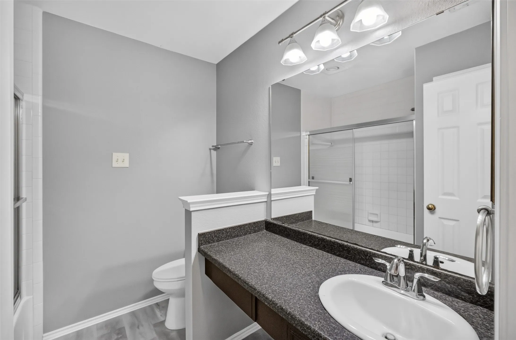 Single Family Residence For Rent in Tarrant County , 6318 Brookcrest Drive, Arlington, Texas 76018, 3 Bedroom, 2 Bathroom, 2 Garage spaces, 1,704 Sqft, built in 1987, mls#21357704, Real Estate Agent in Arlington, Homes For Rent in Tarrant county, Homes For Rent in Arlington, Realtor in Arlington Texas, Real Estate Brokerage Independent Realty Texas, Luminita Cordes Realtor