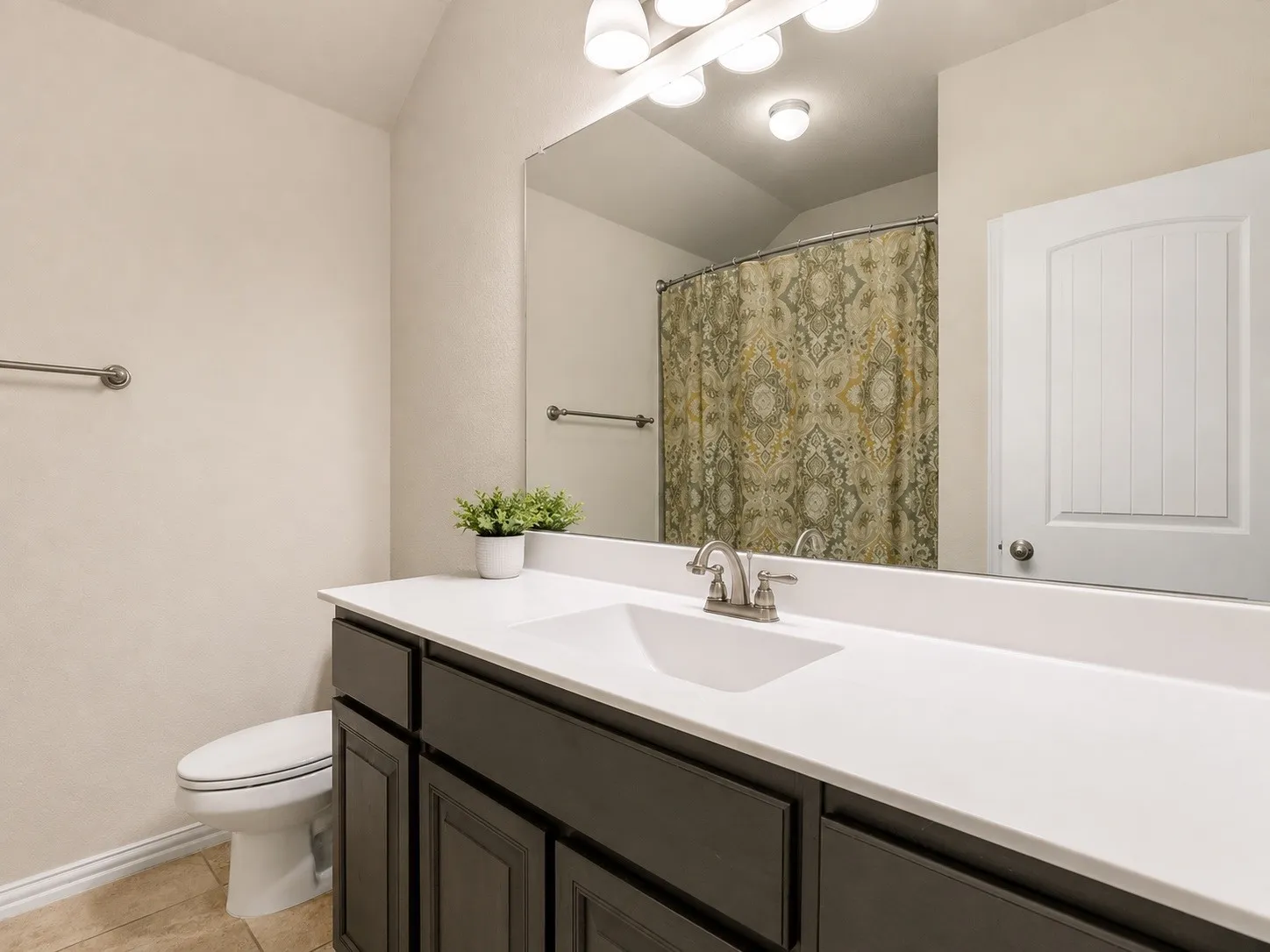 Single Family Residence For Sale in Kaufman County , 1231 Christie Lane, Terrell, Texas 75161, 4 Bedroom, 3 Bathroom, 3 Garage spaces, 2,772 Sqft, built in 2018, mls#21357709, Real Estate Agent in Terrell, Homes For Sale in Kaufman county, Homes For Sale in Terrell, Realtor in Terrell Texas, Real Estate Brokerage Independent Realty Texas, Luminita Cordes Realtor