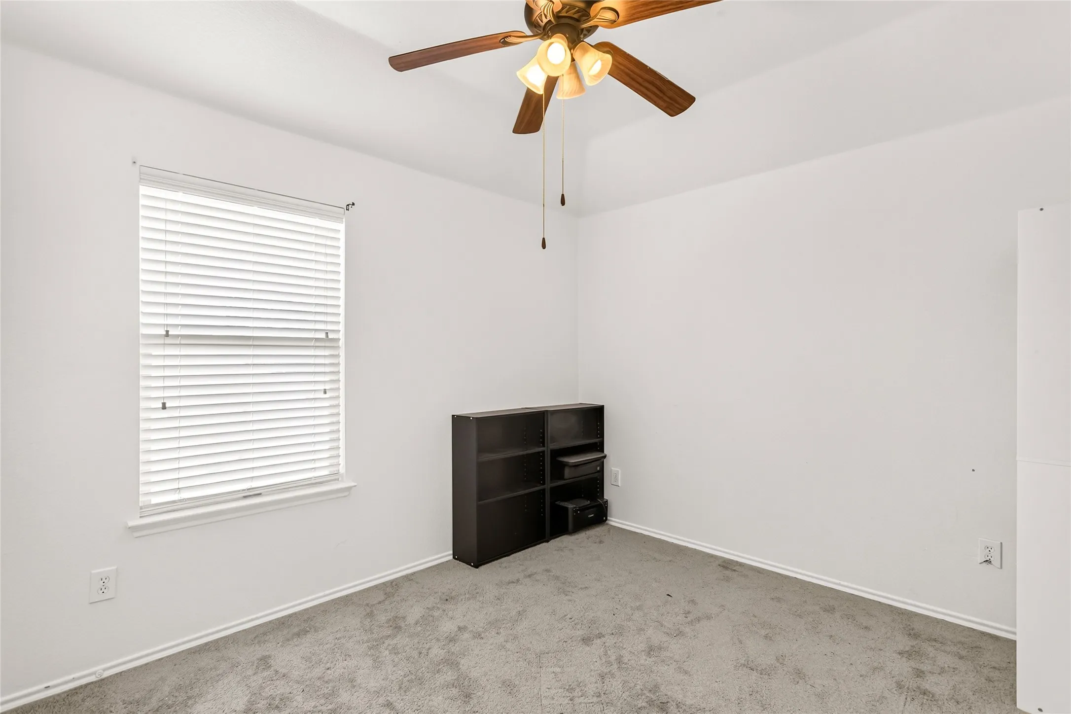 Single Family Residence For Sale in Collin County , 3712 Wolf Creek Lane, Melissa, Texas 75454, 4 Bedroom, 3 Bathroom, 2 Garage spaces, 2,303 Sqft, built in 2007, mls#21356584, Real Estate Agent in Melissa, Homes For Sale in Collin county, Homes For Sale in Melissa, Realtor in Melissa Texas, Real Estate Brokerage Independent Realty Texas, Luminita Cordes Realtor