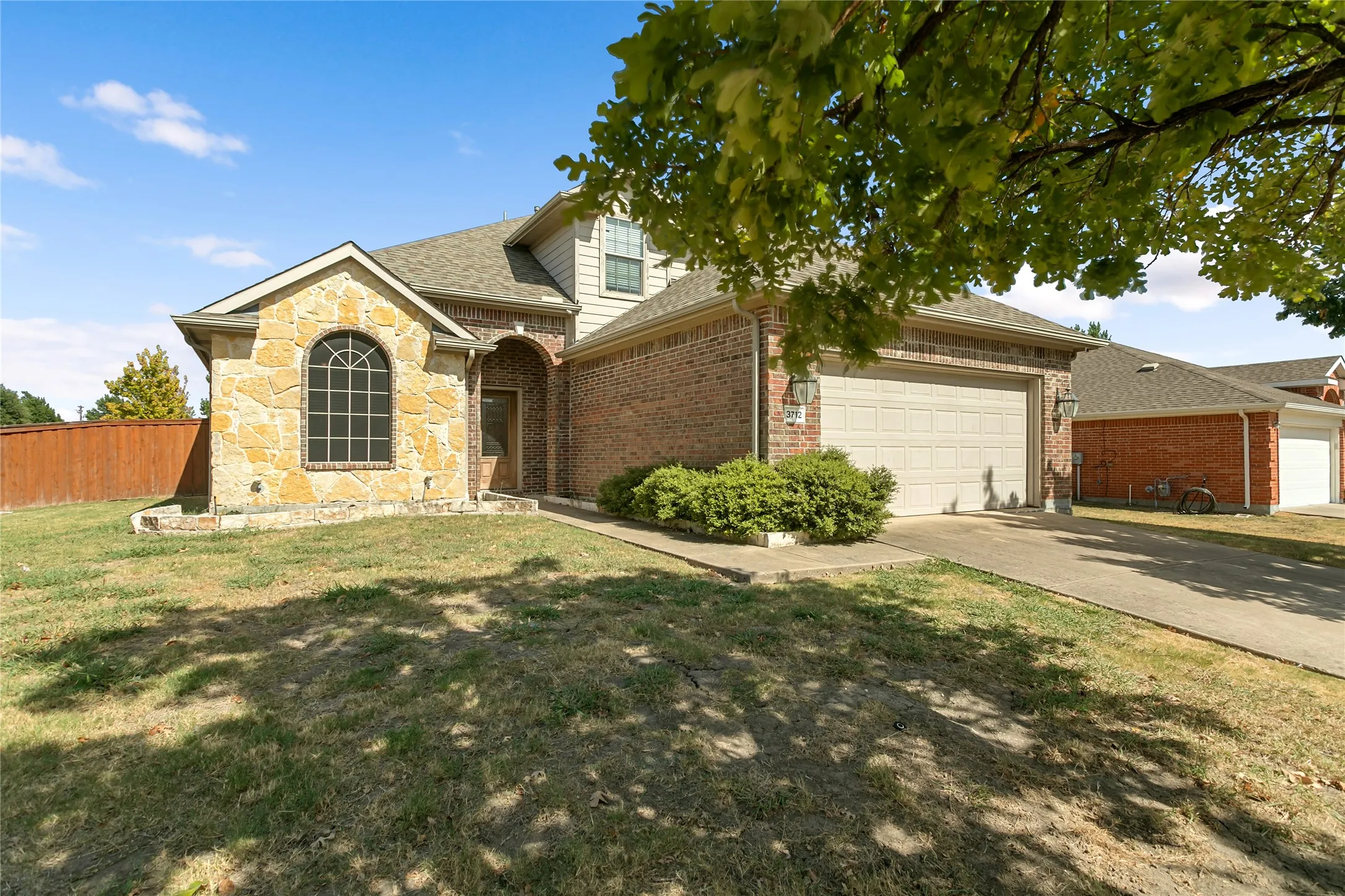 Single Family Residence For Sale in Collin County , 3712 Wolf Creek Lane, Melissa, Texas 75454, 4 Bedroom, 3 Bathroom, 2 Garage spaces, 2,303 Sqft, built in 2007, mls#21356584, Real Estate Agent in Melissa, Homes For Sale in Collin county, Homes For Sale in Melissa, Realtor in Melissa Texas, Real Estate Brokerage Independent Realty Texas, Luminita Cordes Realtor